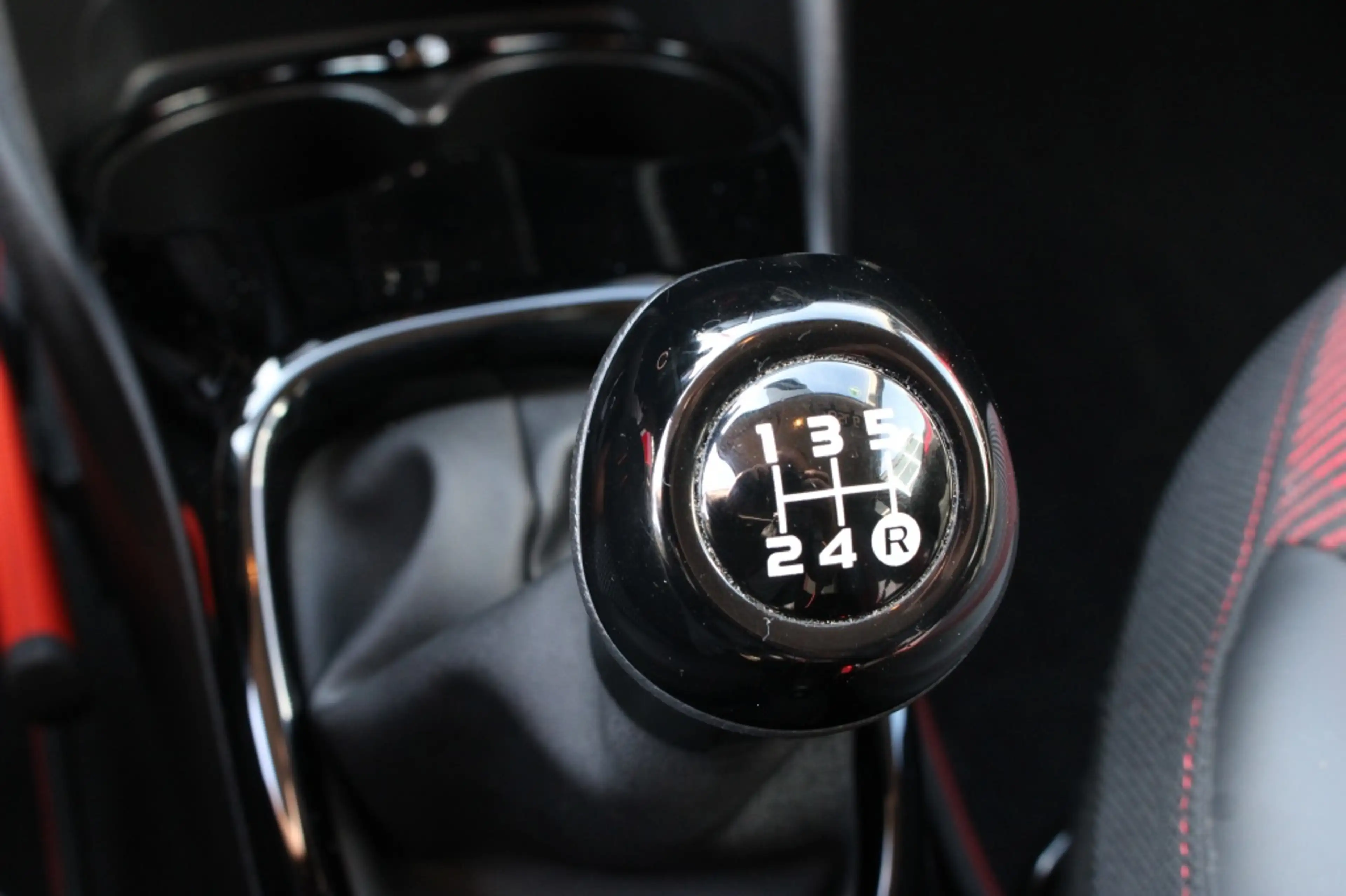 Peugeot 108 1.0 e-VTi GT-Line — photo 22