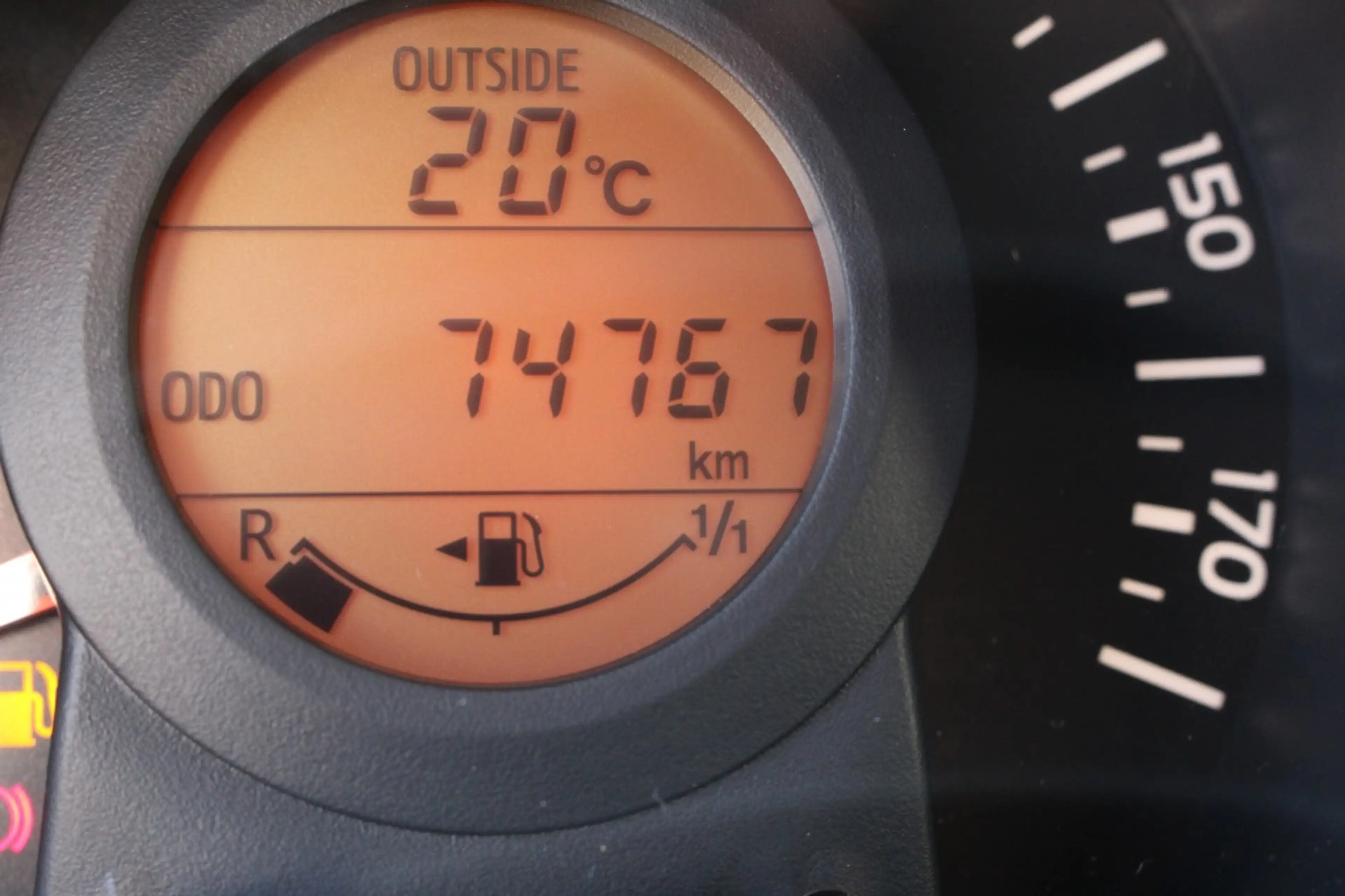 Peugeot 108 1.0 e-VTi GT-Line — photo 15