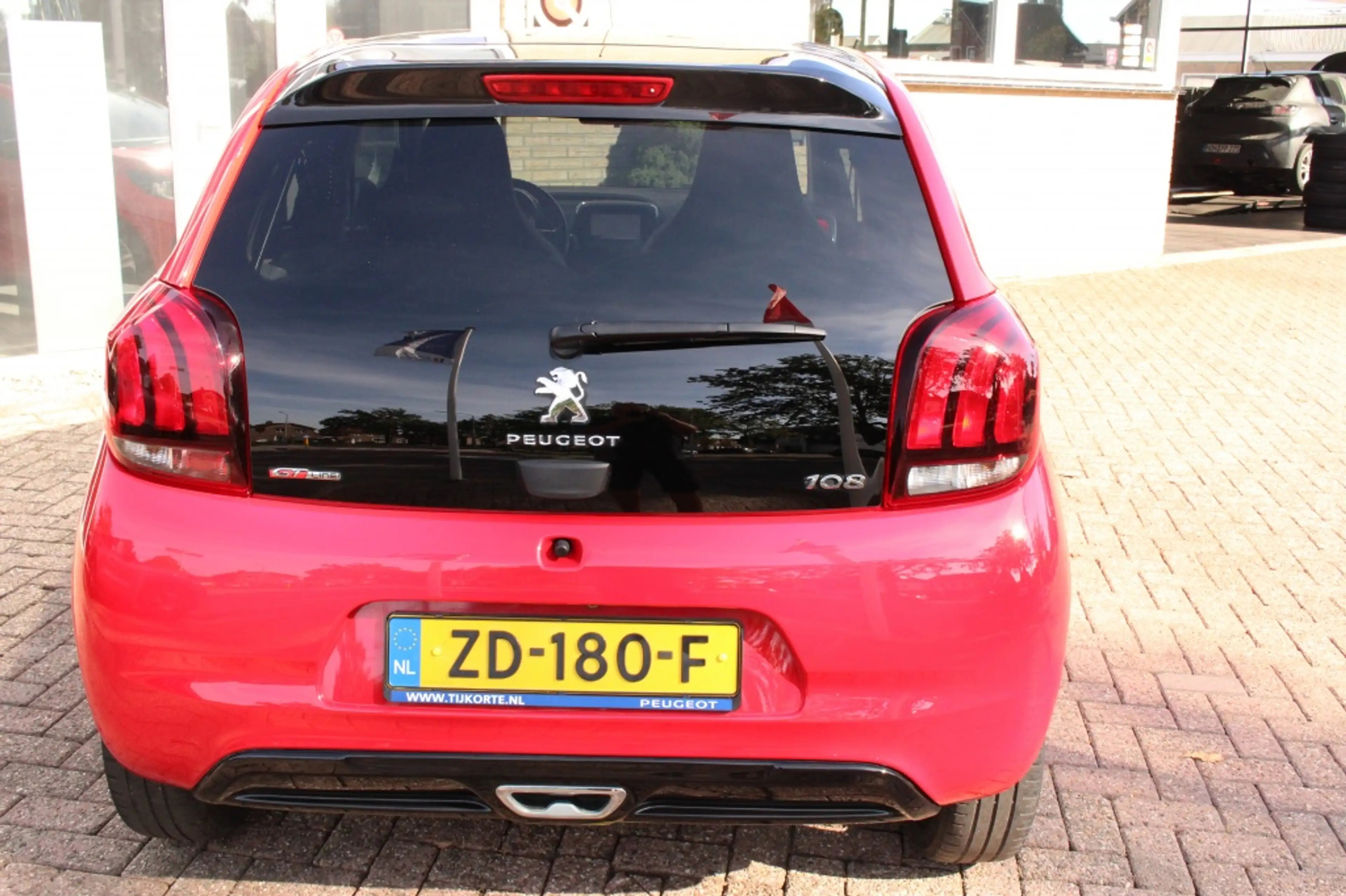 Peugeot 108 1.0 e-VTi GT-Line — photo 3