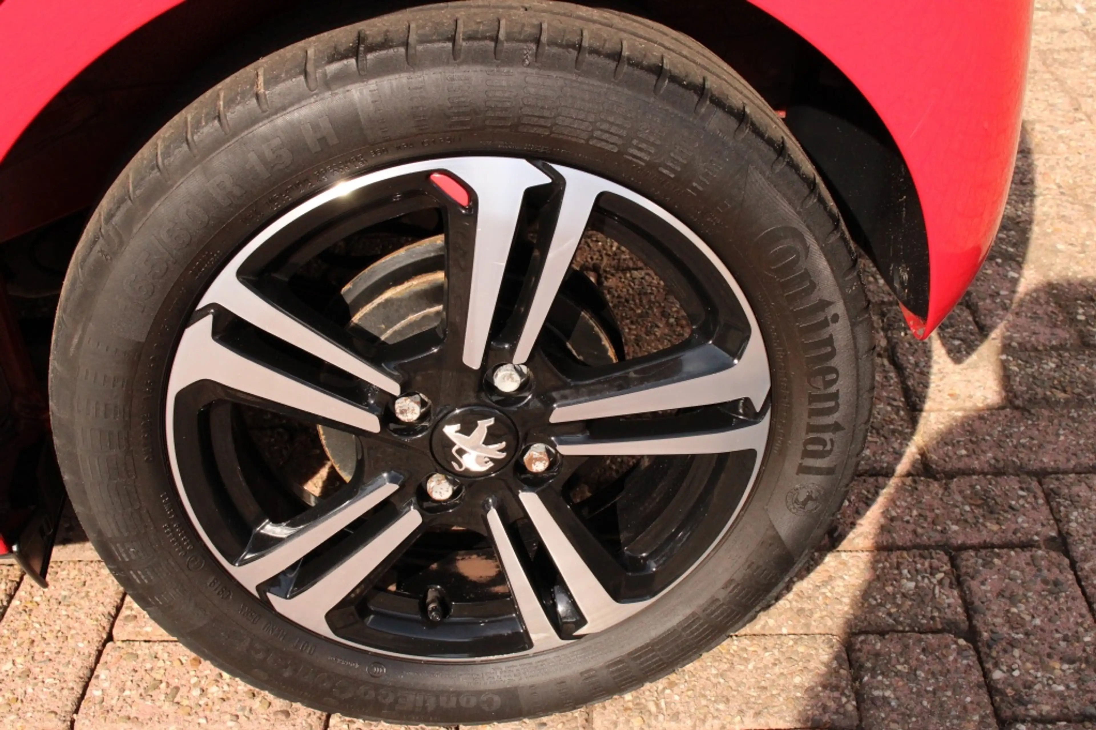 Peugeot 108 1.0 e-VTi GT-Line — photo 5