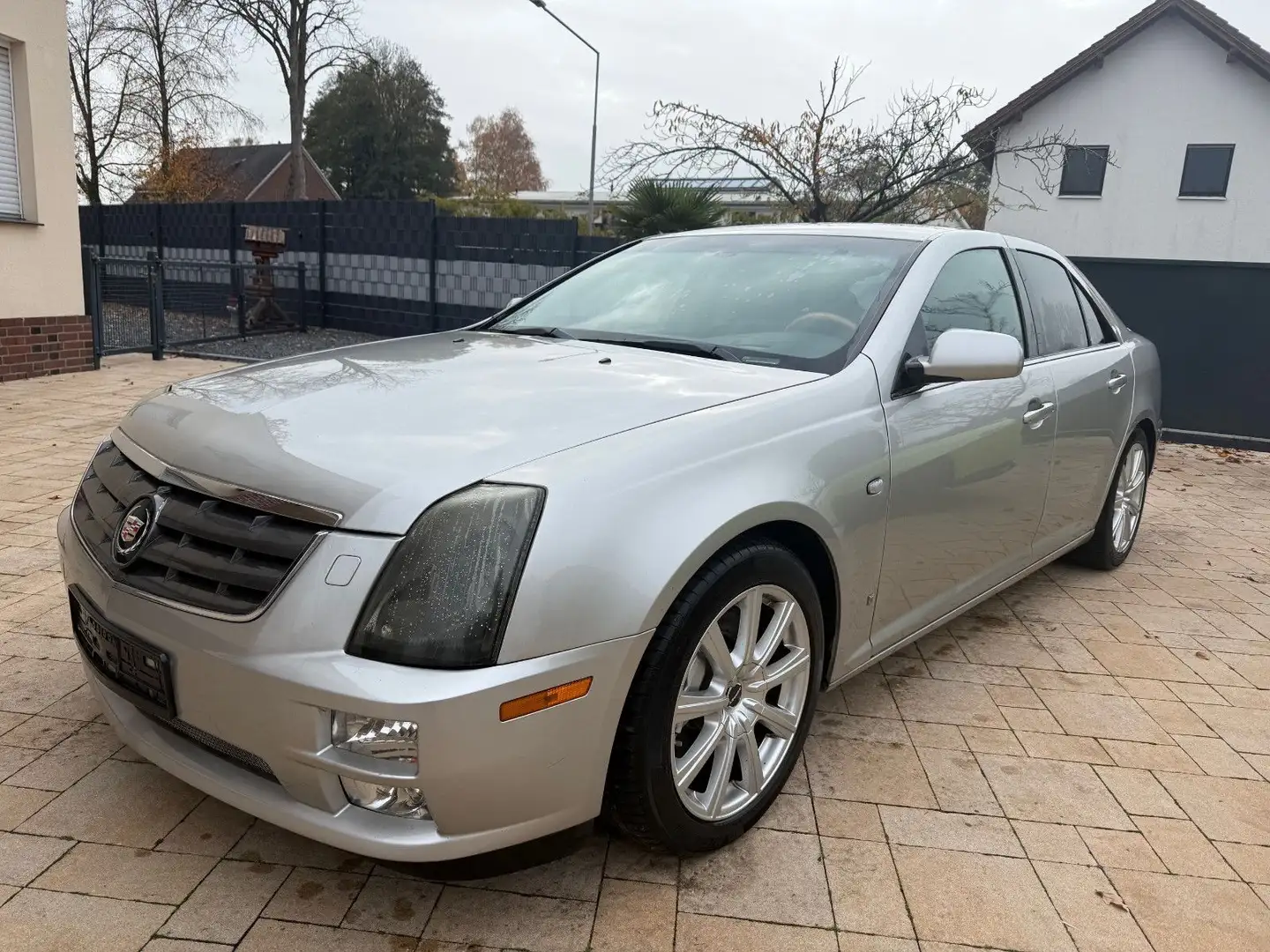 Cadillac STS 4.6 V8+LPG Gas+Leder+Navi+HuD+kein Tüv+ Argent - 1