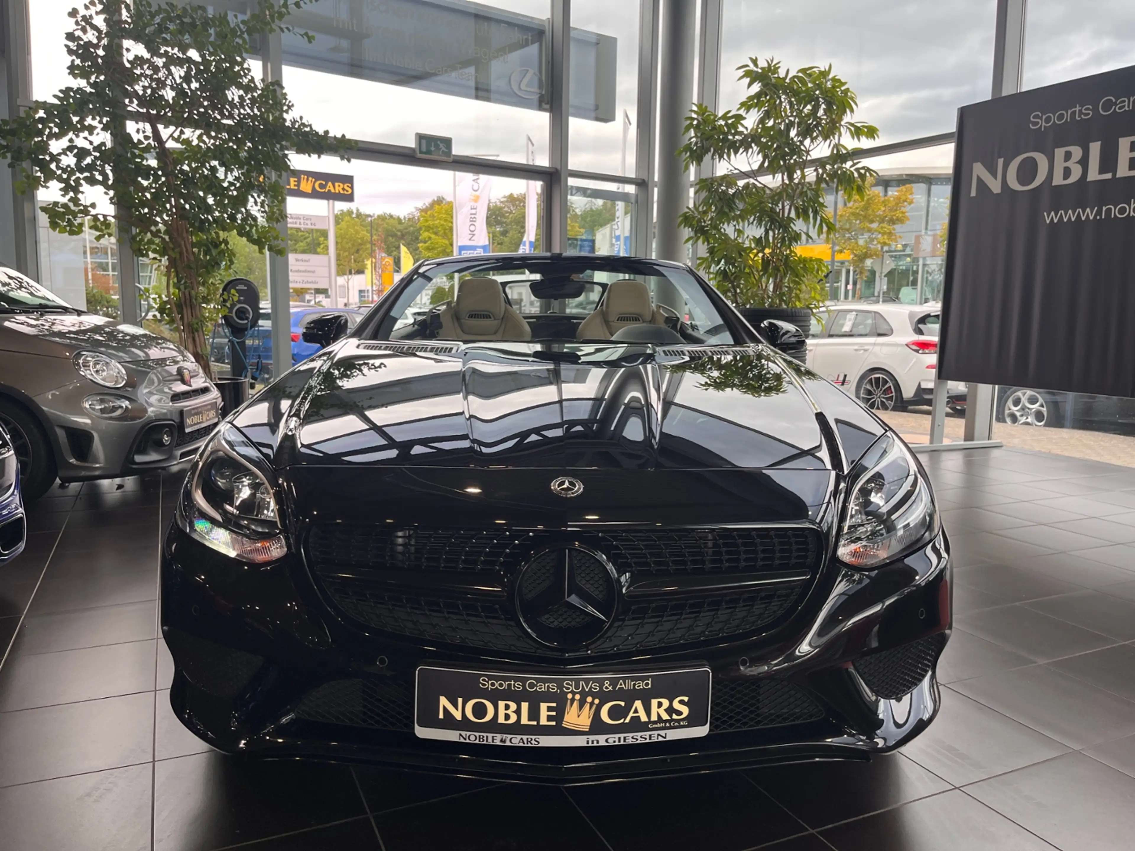 Mercedes-Benz SLC 300 KLIMA NAV SHZ LEDER BEIGE — photo 2
