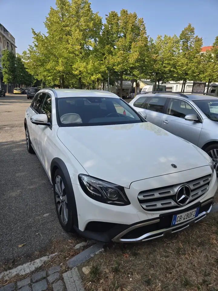 Mercedes-Benz E 220
