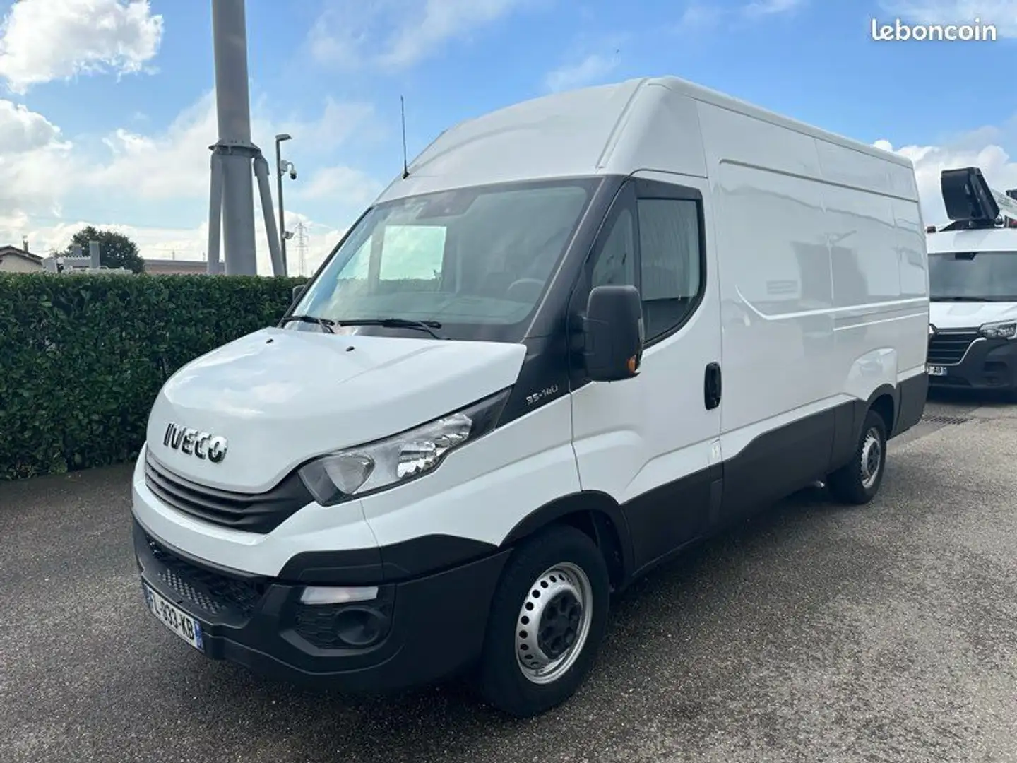 Iveco Daily 14990 ht fourgon l2h2 v12 35s14 - 2