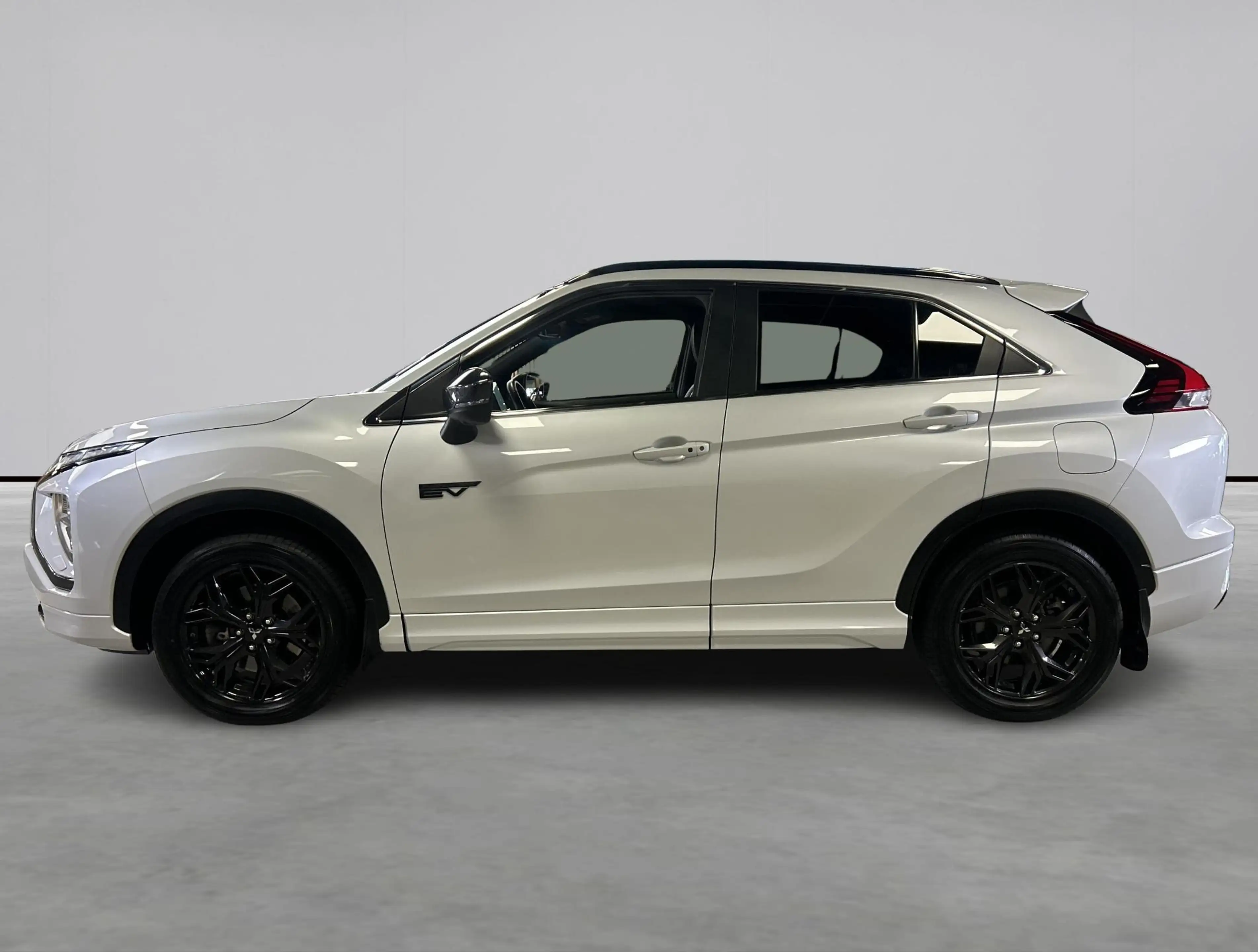 Mitsubishi Eclipse Cross 2.4 PHEV Instyle Trekhaak, 360 camera — photo 2