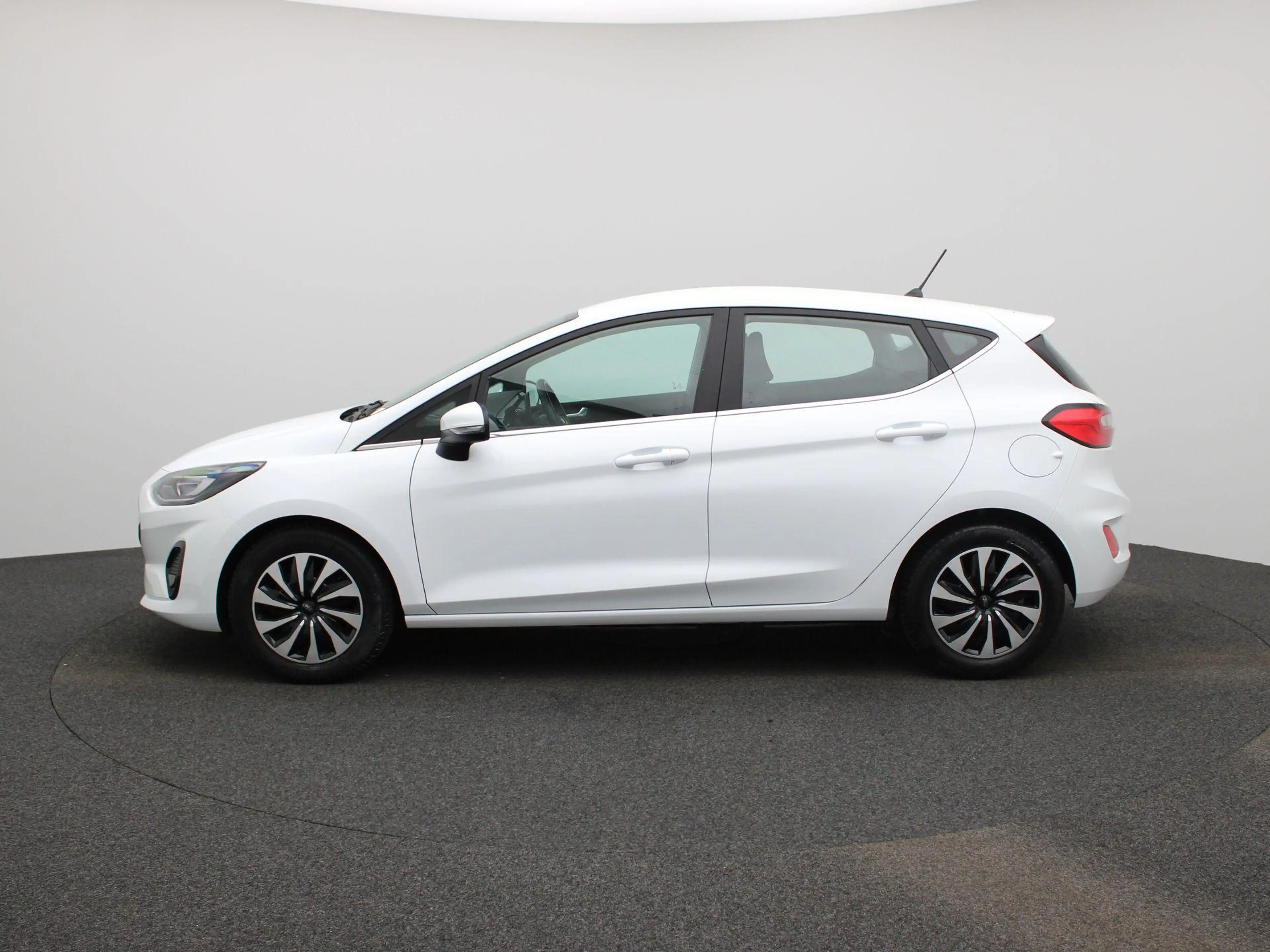 Ford Fiesta 1.0 EcoBoost Hybrid Titanium — photo 4