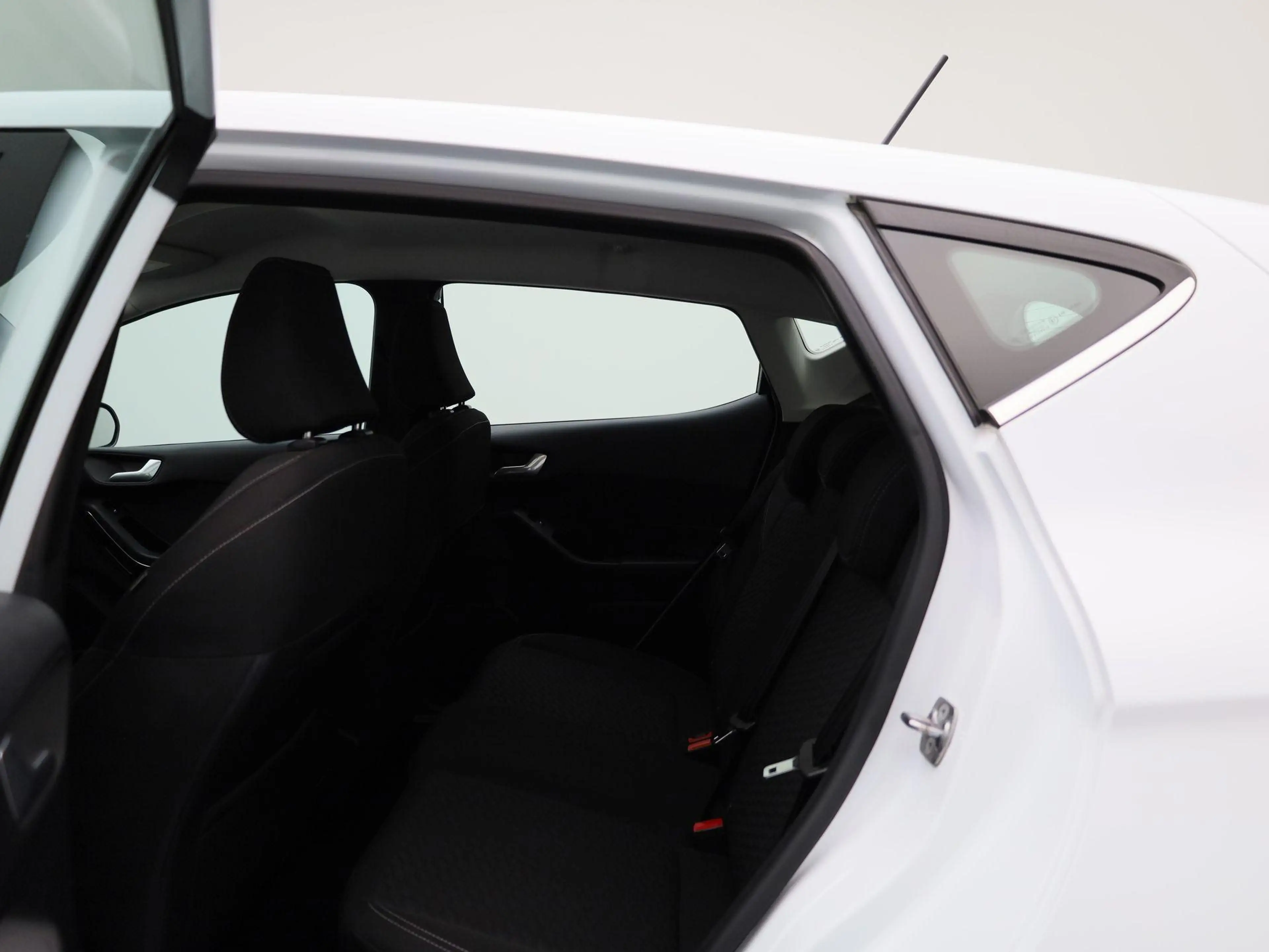 Ford Fiesta 1.0 EcoBoost Hybrid Titanium — photo 10