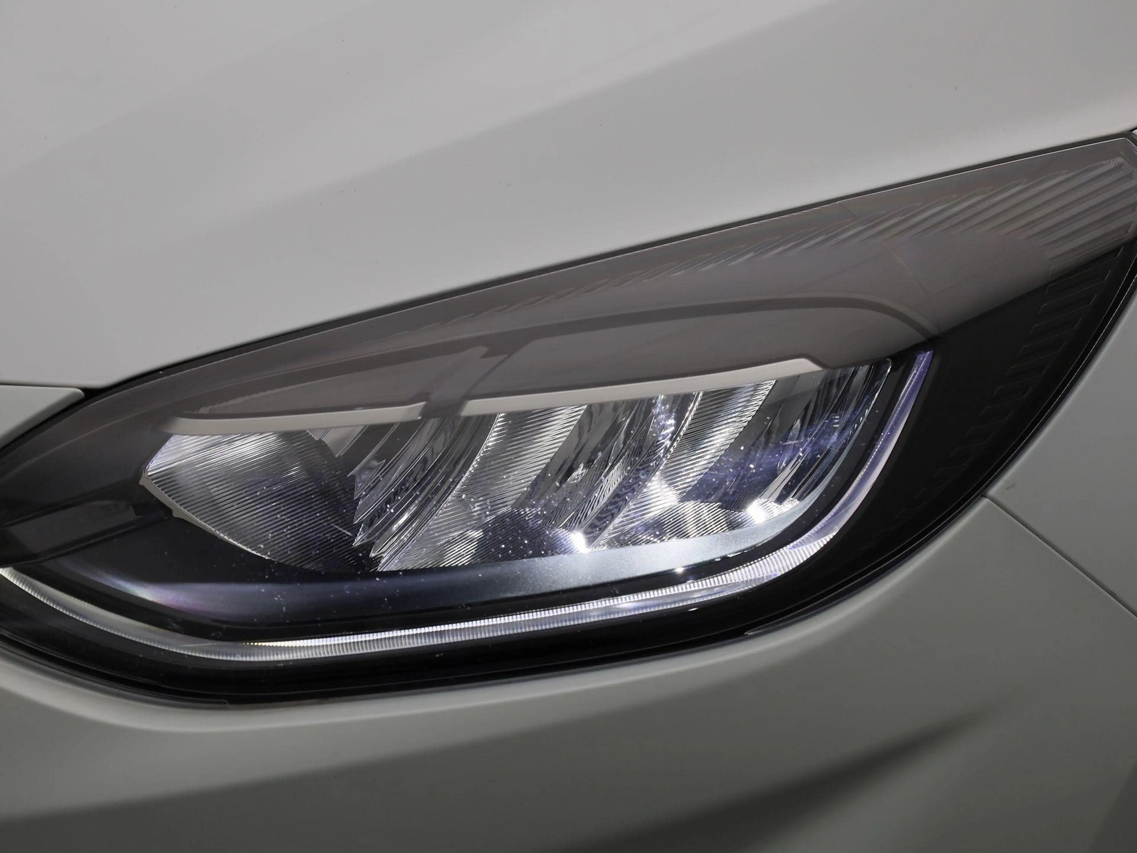 Ford Fiesta 1.0 EcoBoost Hybrid Titanium — photo 13