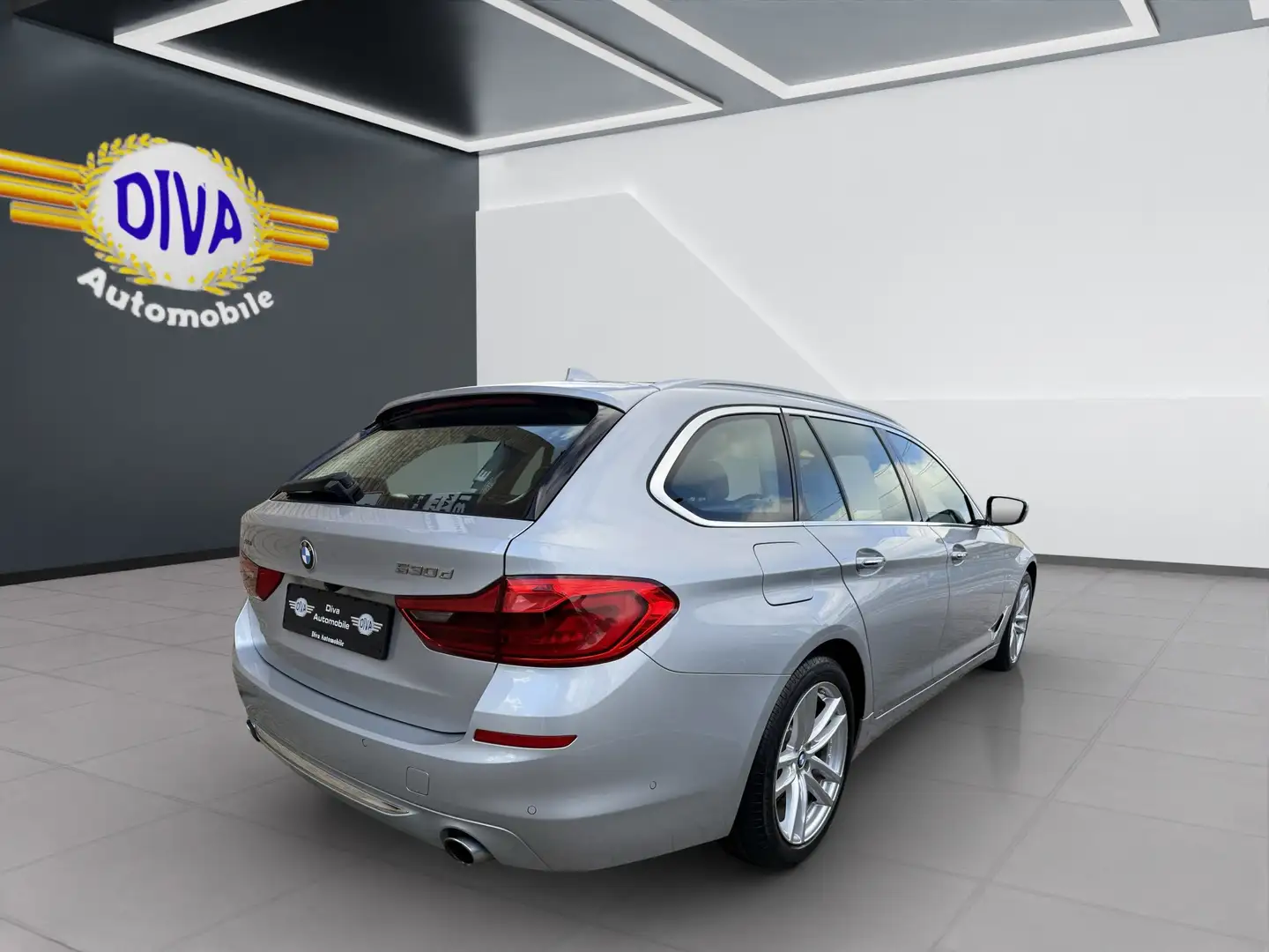 BMW 530 530 d xDrive Luxury Line Gris - 2