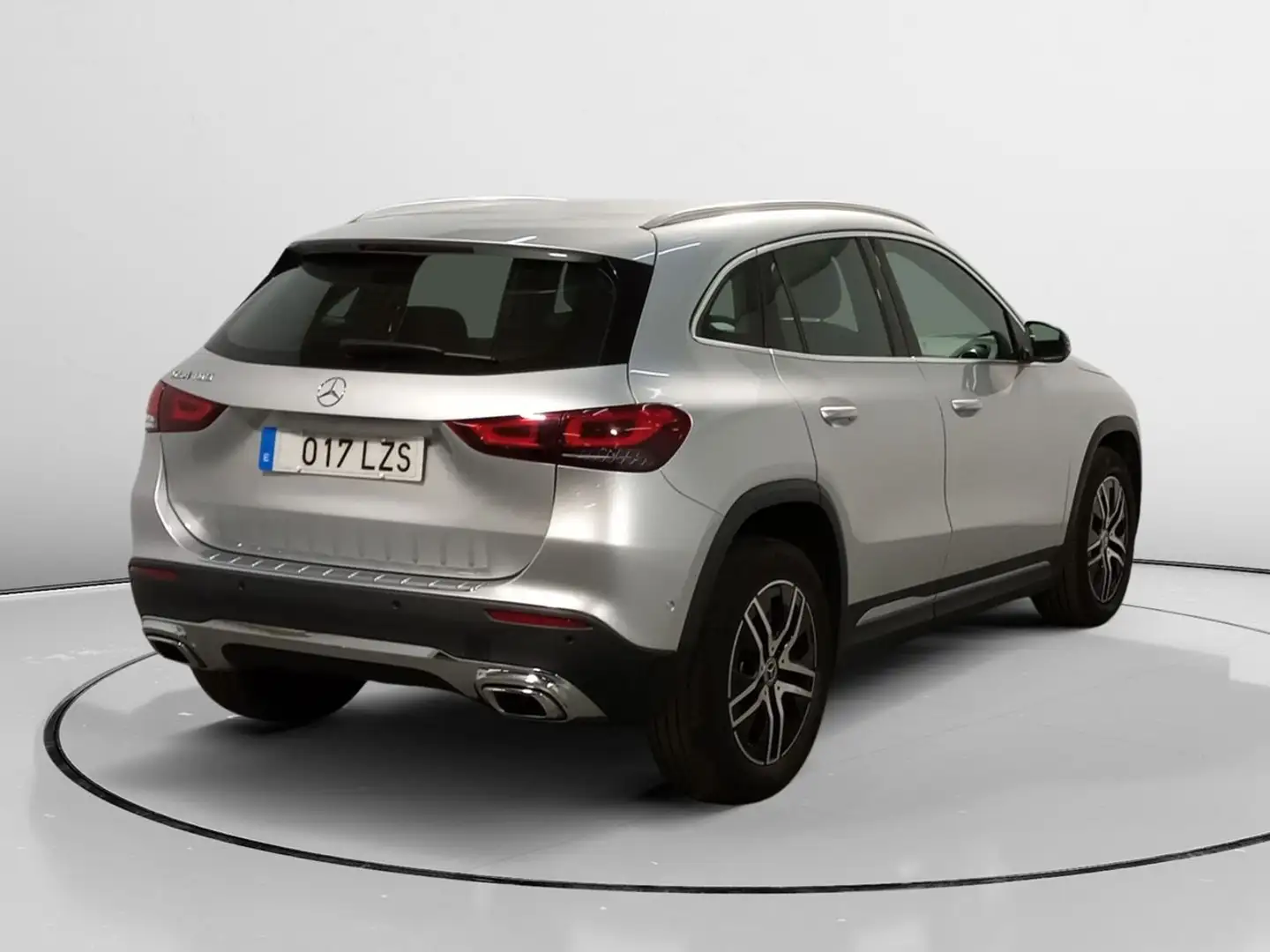 Mercedes-Benz GLA 180 Gris - 2