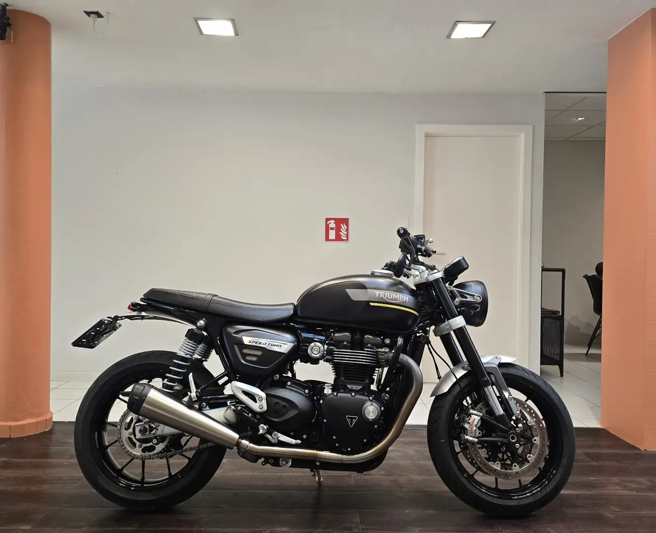 Triumph Speed Twin 1200 Noir - 1