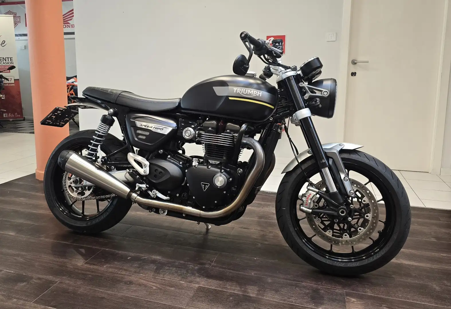 Triumph Speed Twin 1200 Noir - 2