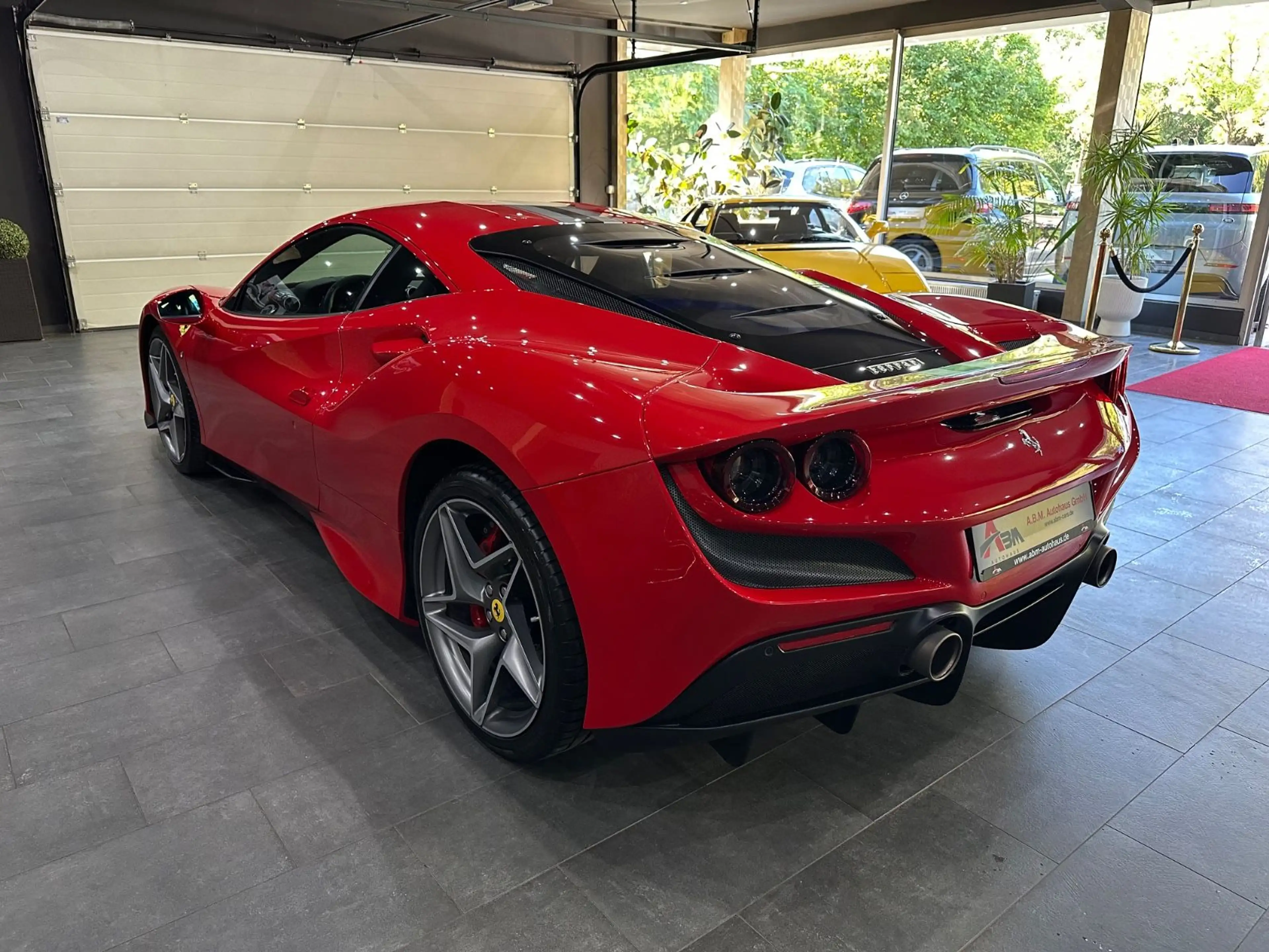Ferrari F8 Tributo Coupé DCT / PDC / Keramic / Dt. Auto — photo 6