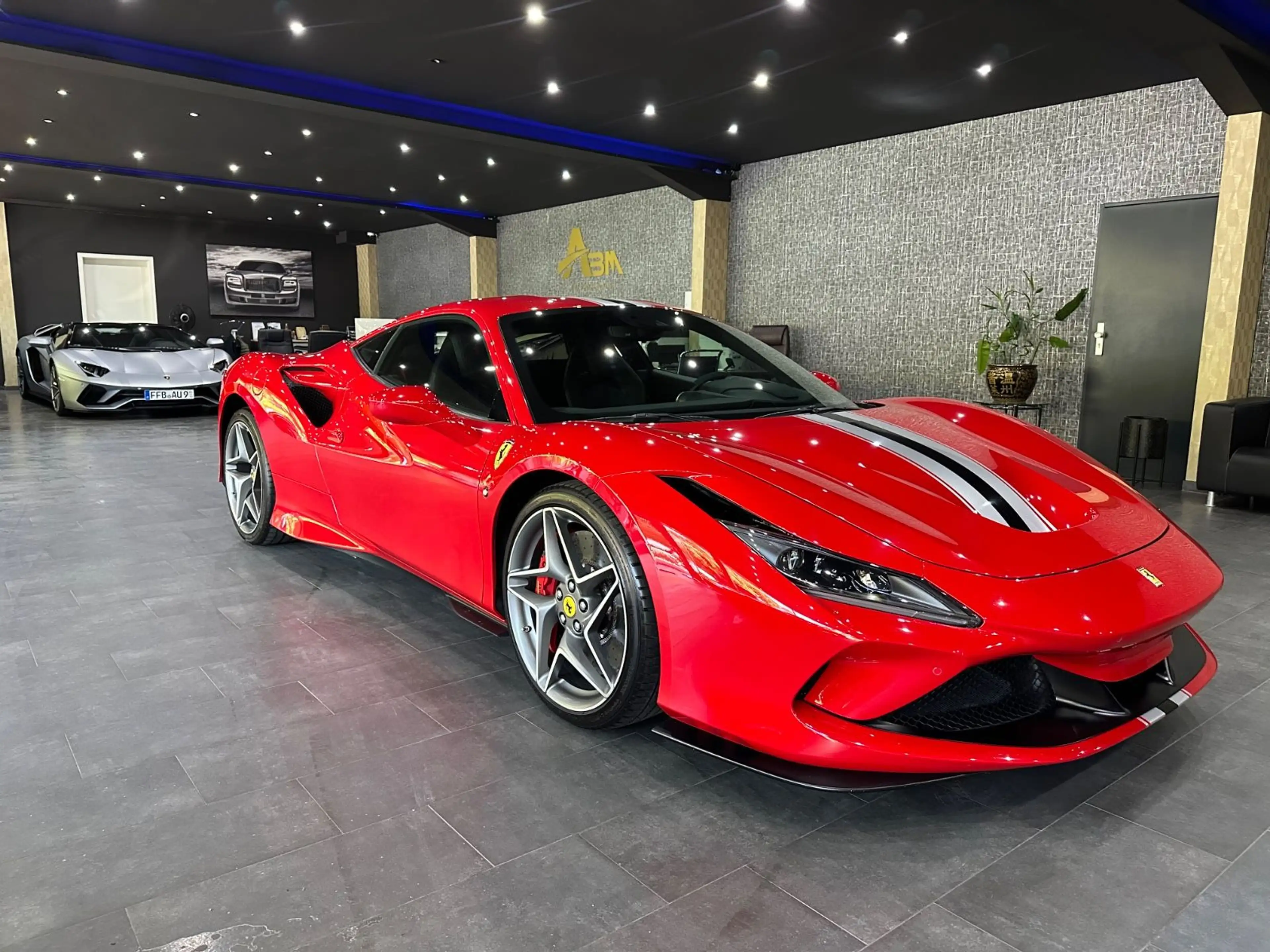 Ferrari F8 Tributo Coupé DCT / PDC / Keramic / Dt. Auto — photo 3