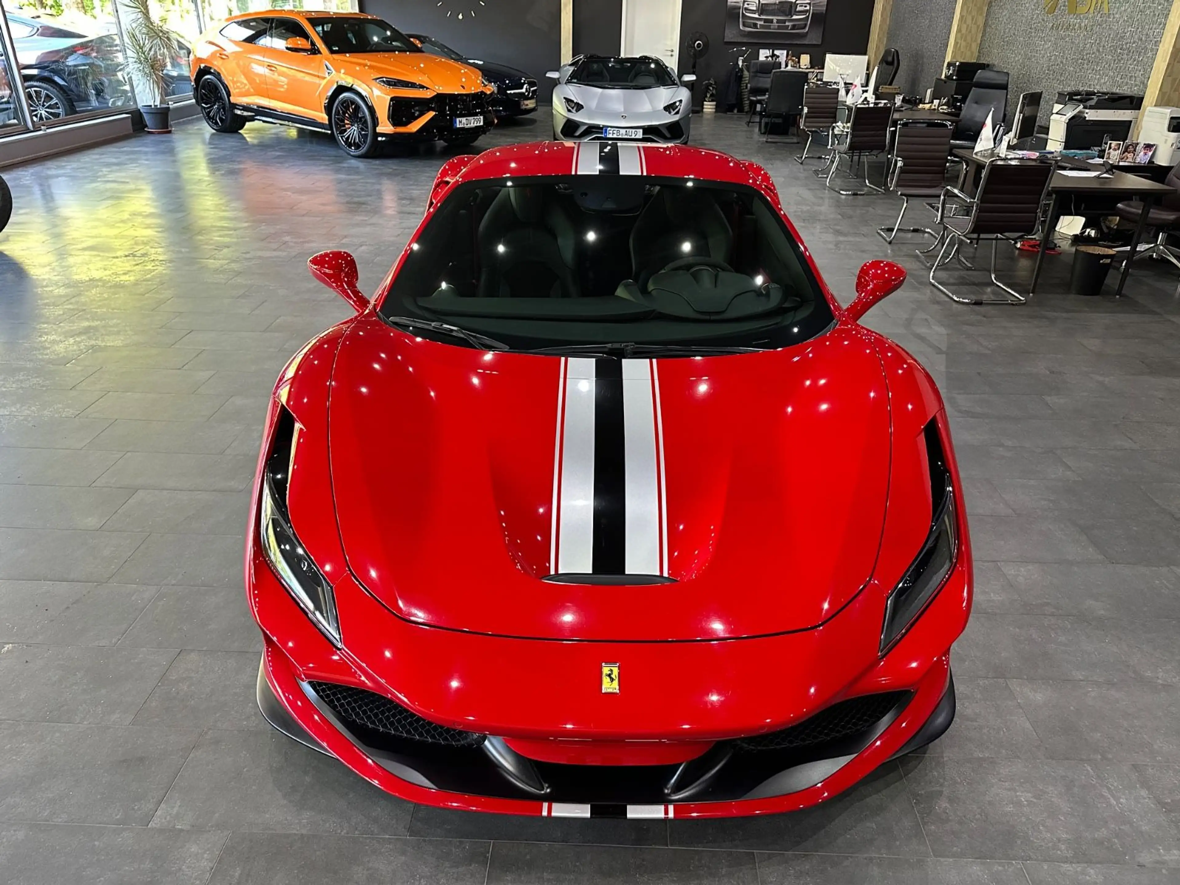 Ferrari F8 Tributo Coupé DCT / PDC / Keramic / Dt. Auto — photo 2