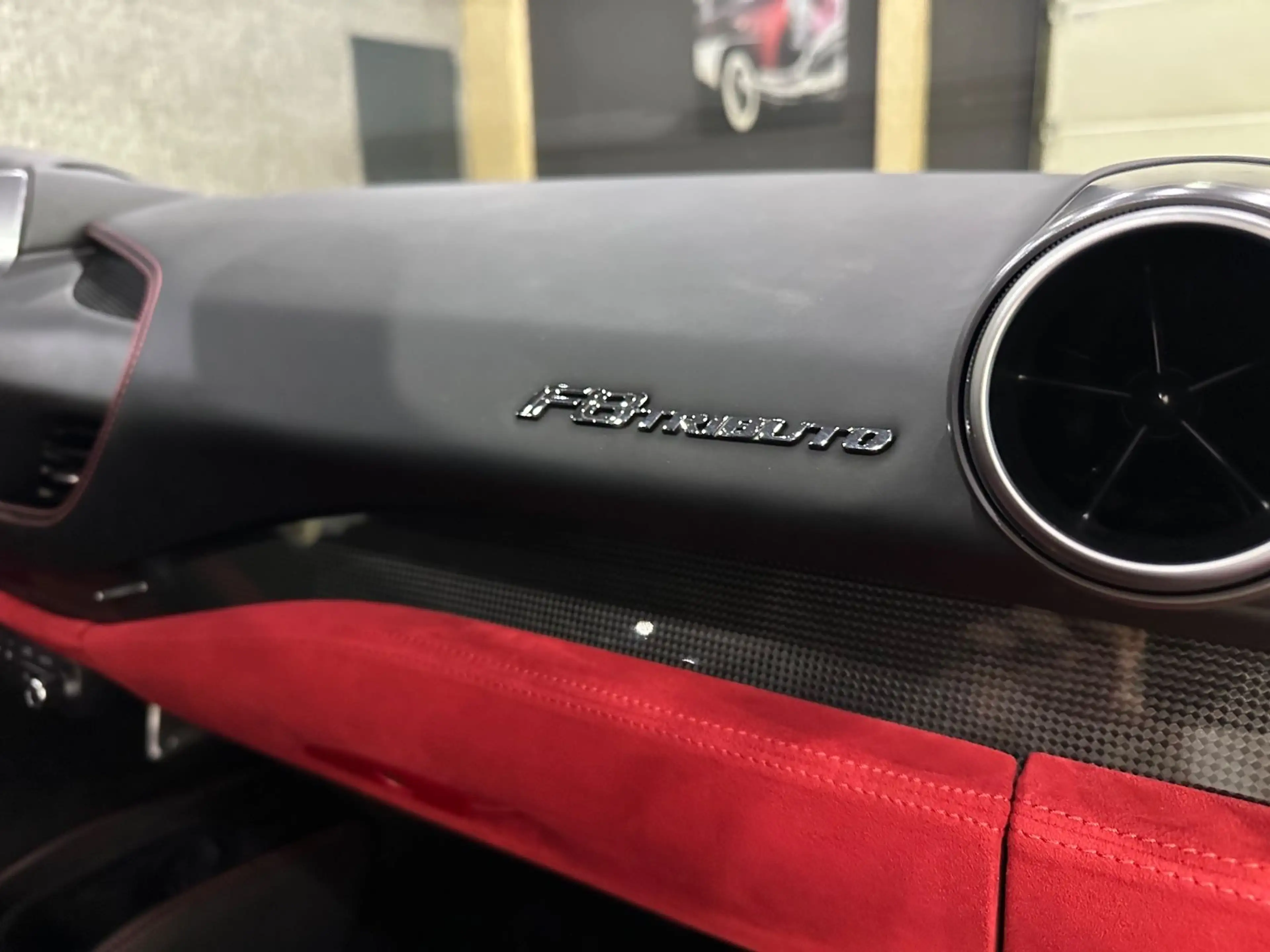 Ferrari F8 Tributo Coupé DCT / PDC / Keramic / Dt. Auto — photo 13