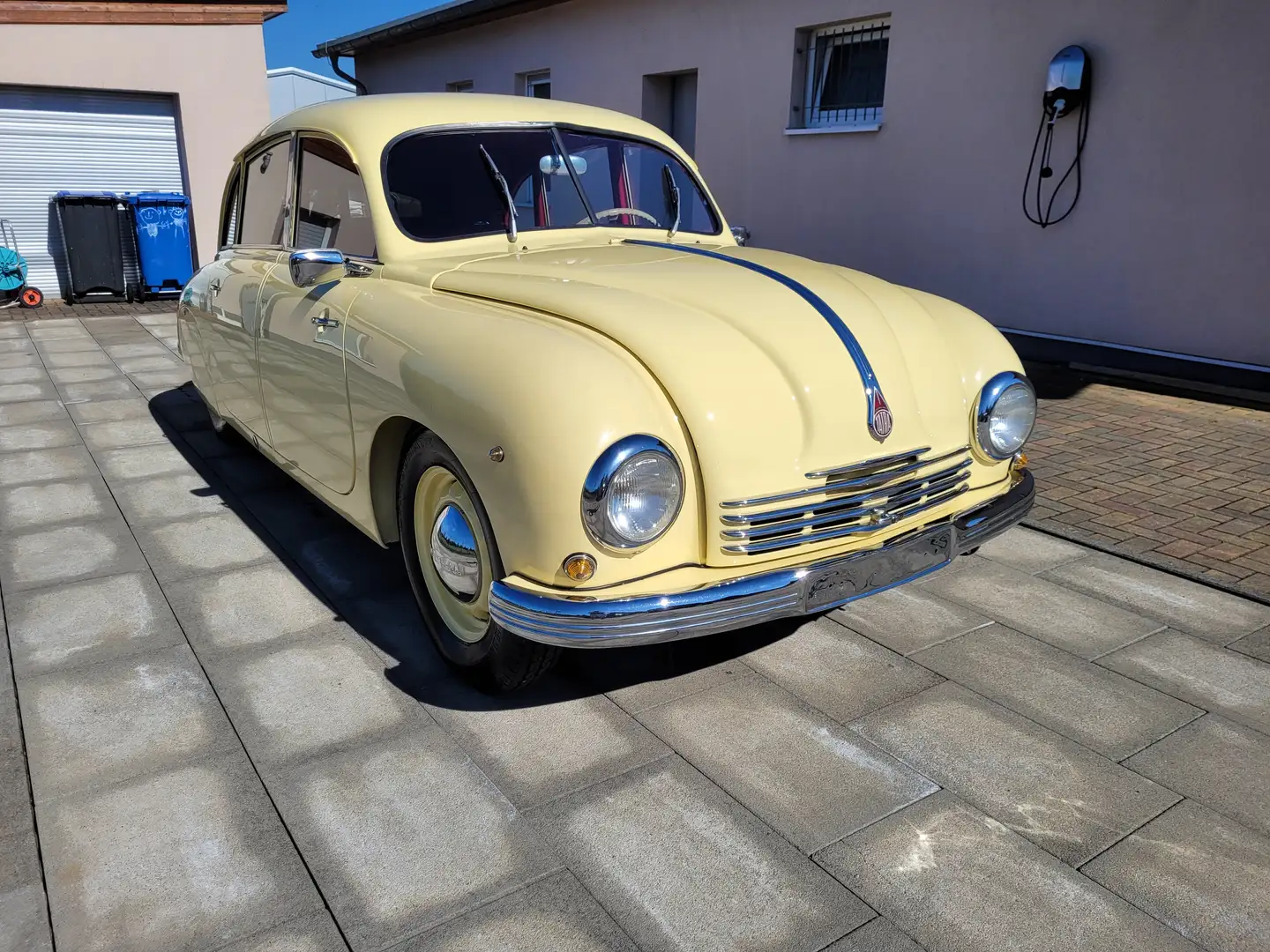 Oldtimer Tatra T600 Gelb - 2