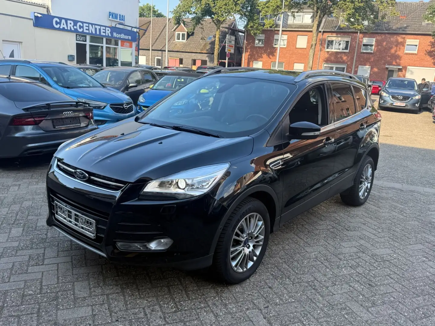Ford Kuga Titanium*AUTOMATIK*AHK*NAVI*KAMERA*** Schwarz - 1