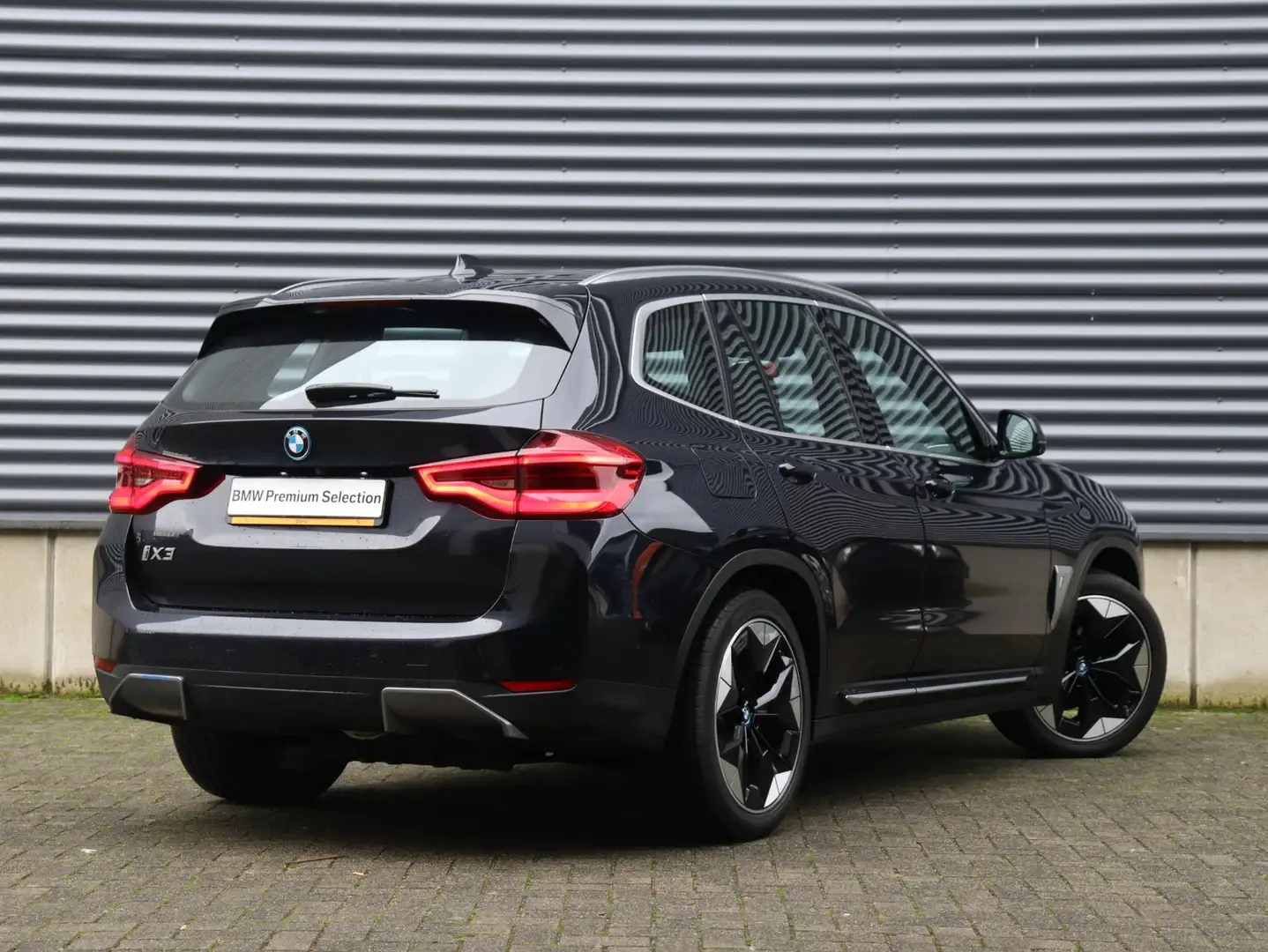 BMW iX3 High Executive | Panodak | Trekhaak | Driving Assi Zwart - 2