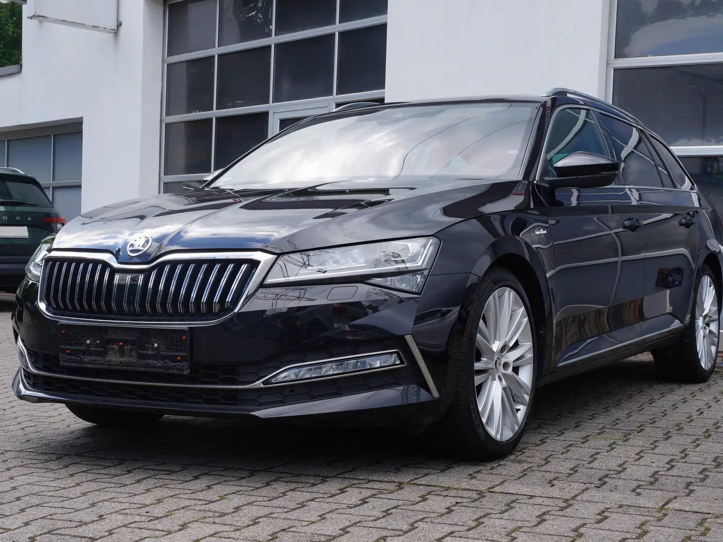 Skoda Superb Superb Combi L&K*PANO*STDHZ*360° KAMERA*SHZ* Negro - 2