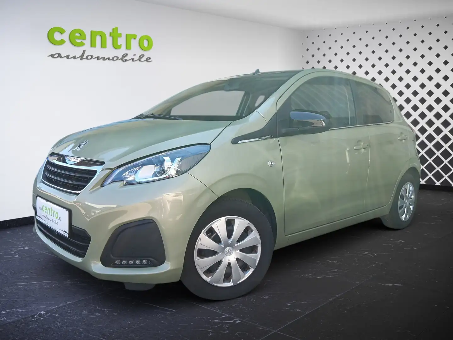 Peugeot 108 108 1,0 VTi 72 Active + WR Grün - 2