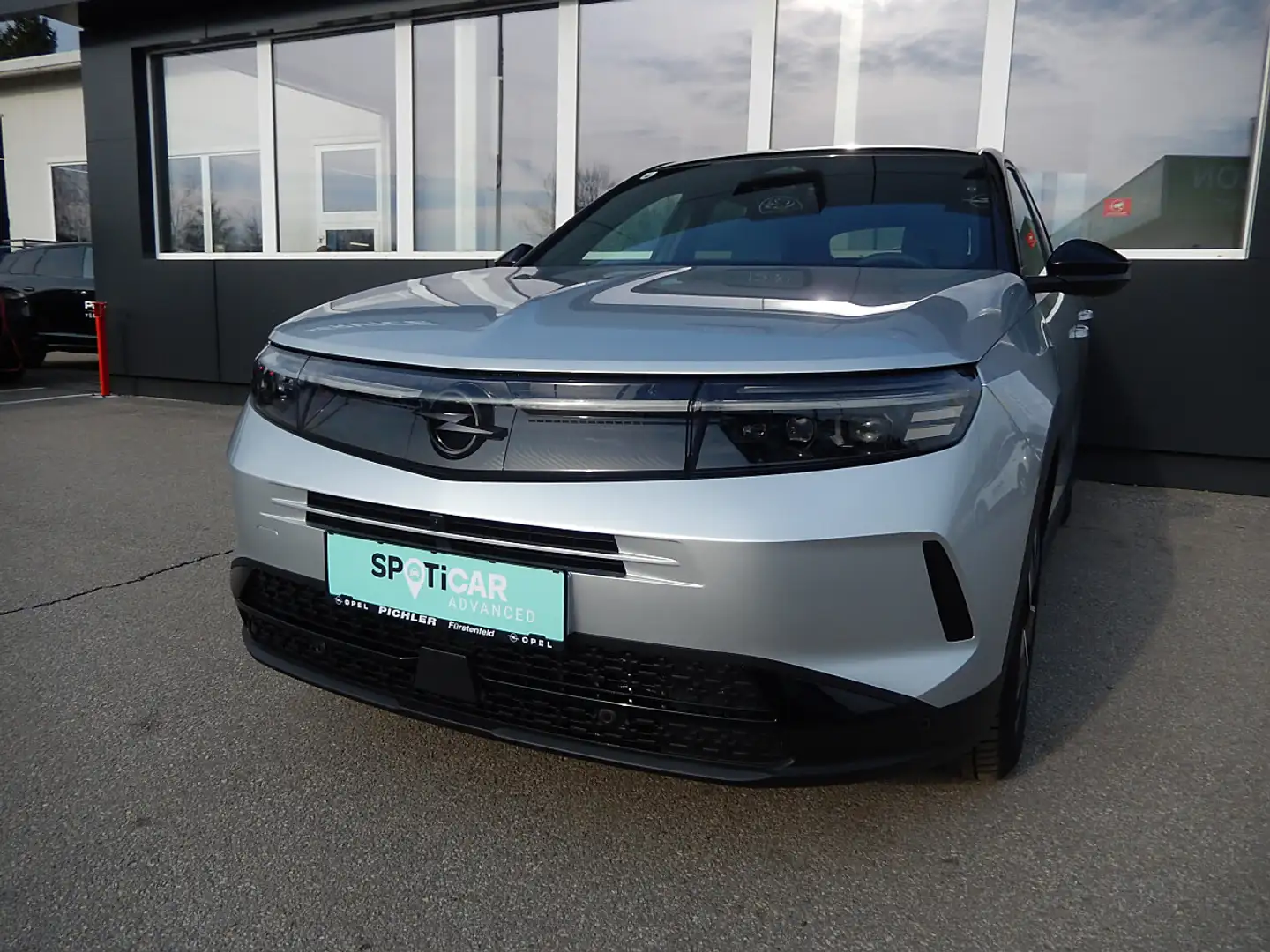 Opel Grandland 1.2 MHEV GS Aut. Silber - 1