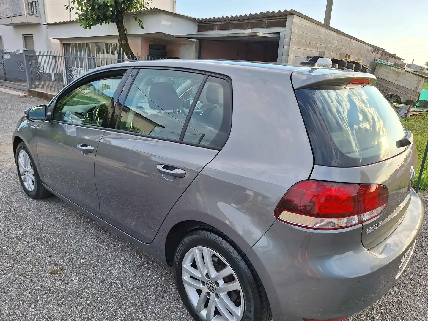 Volkswagen Golf 5p 1.4 tsi Highline Grijs - 2