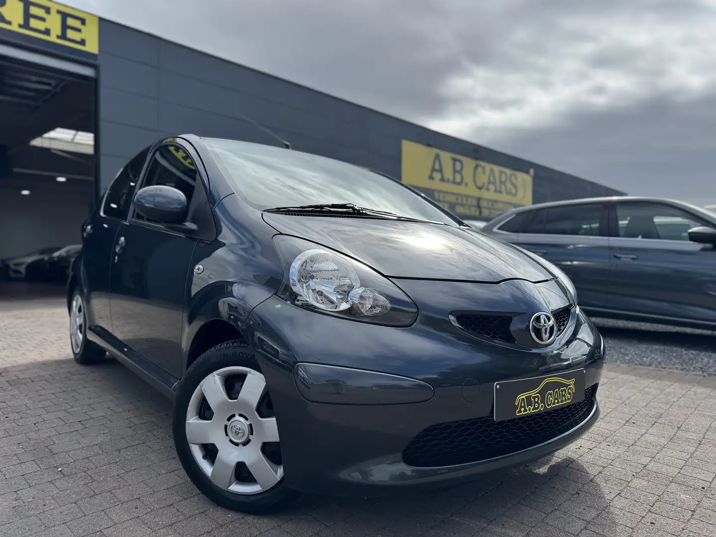 Toyota Aygo 1.0i VVT-i *GARANTIE 12MOIS* Grijs - 1