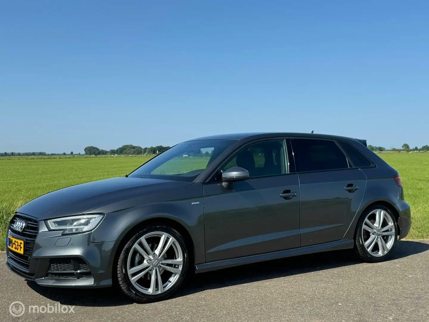 Audi A3 Sportback 1.5 TFSI CoD Sport S Line Edition - 1
