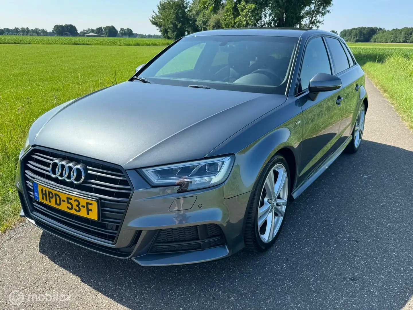 Audi A3 Sportback 1.5 TFSI CoD Sport S Line Edition - 2