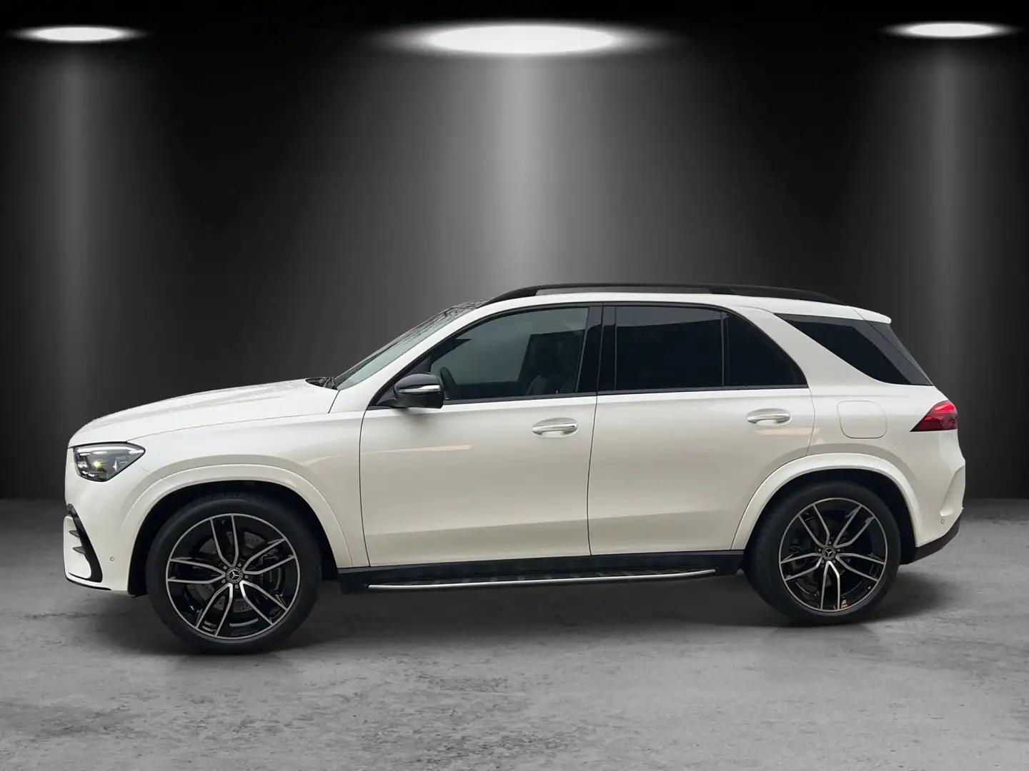 Mercedes-Benz GLE 400 e 4M AMG Distro PANO Airma BURME 22" 360 Белый - 2