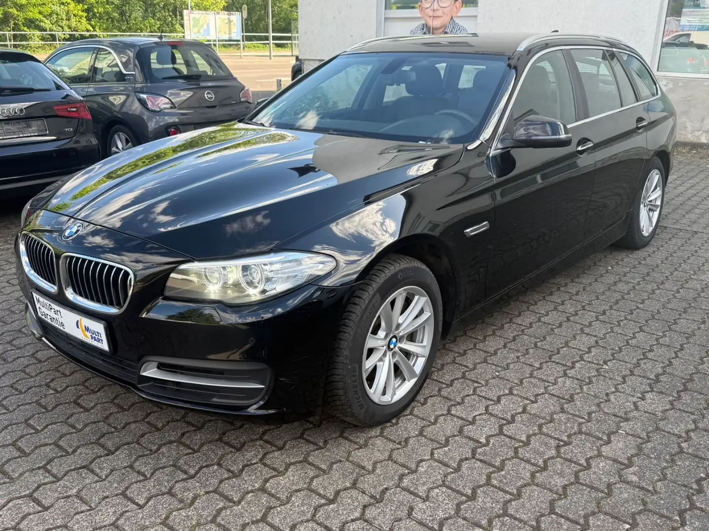 BMW 530 D Touring xDrive Automatik Leder Tempomat LCI Noir - 1