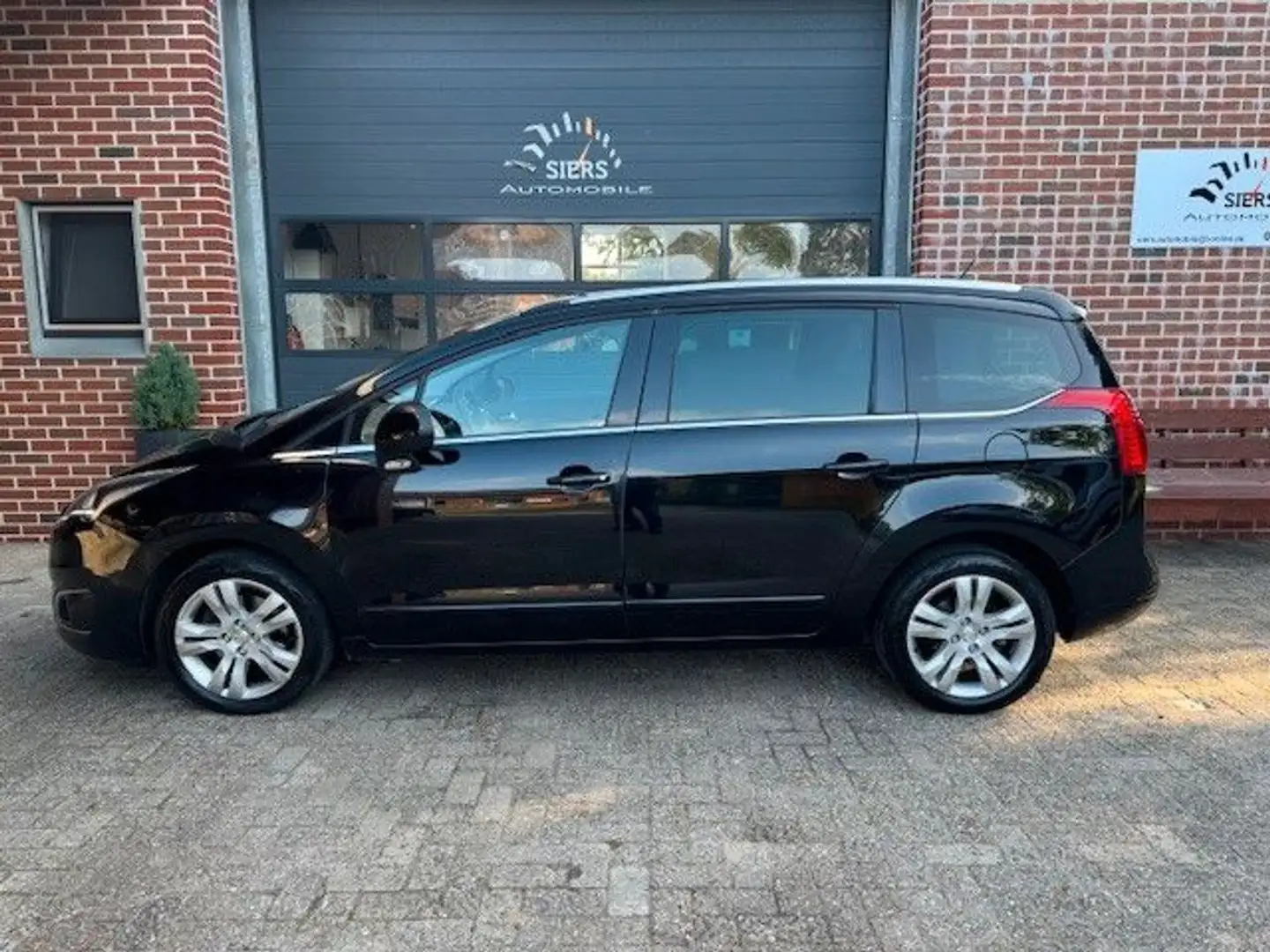 Peugeot 5008 1.6HDI AUTOM,XENON,PANO,HEAD-UP,7-SITZE Noir - 2