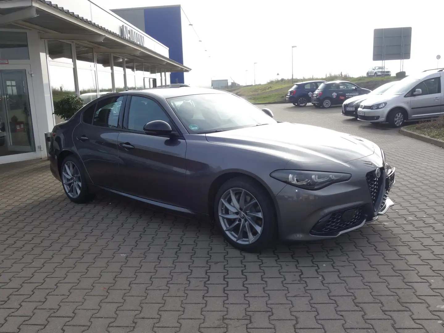 Alfa Romeo Giulia Sprint Q4 *Matrix LED/DAB/NAV/RfK/ACC/PDC/Metallic Grau - 2