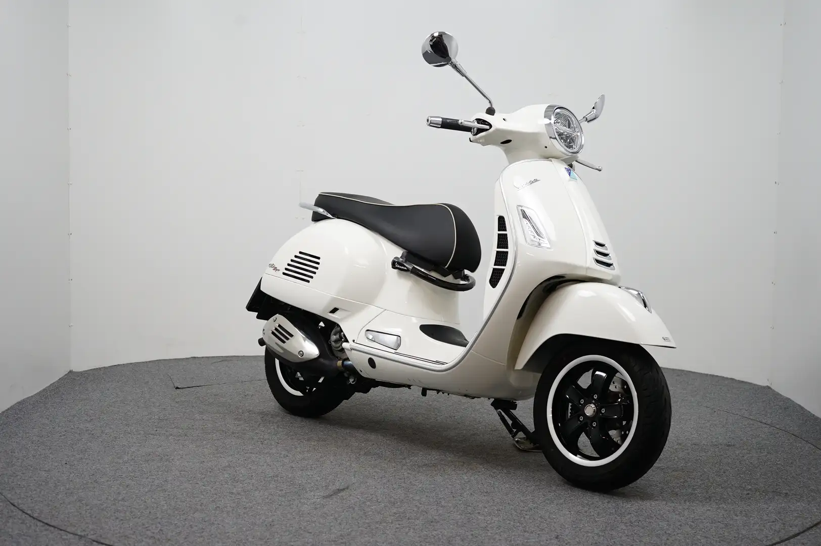 Piaggio GTS 300 HPE: GERESERVEERD RD Blanco - 2