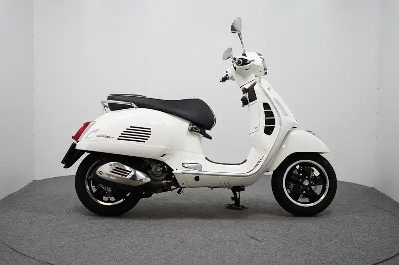 Piaggio GTS 300