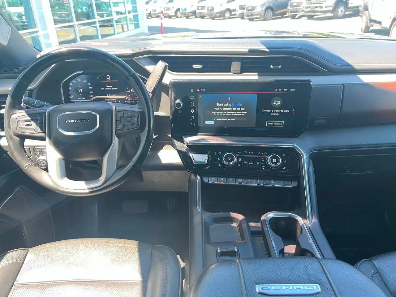 GMC Sierra 3500HD снимка GMC Sierra 3500HD