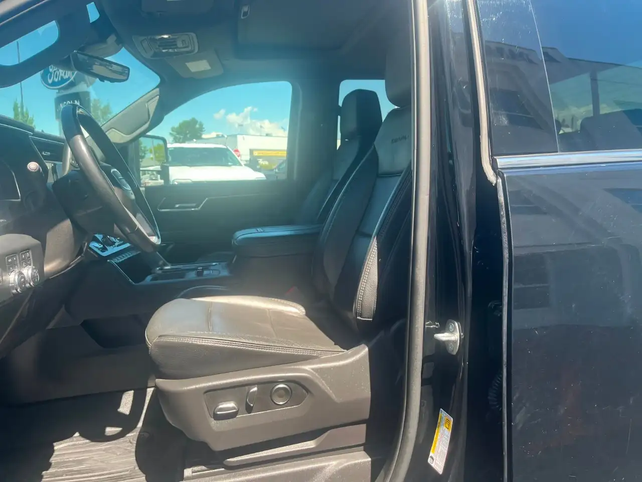 GMC Sierra 3500HD снимка GMC Sierra 3500HD