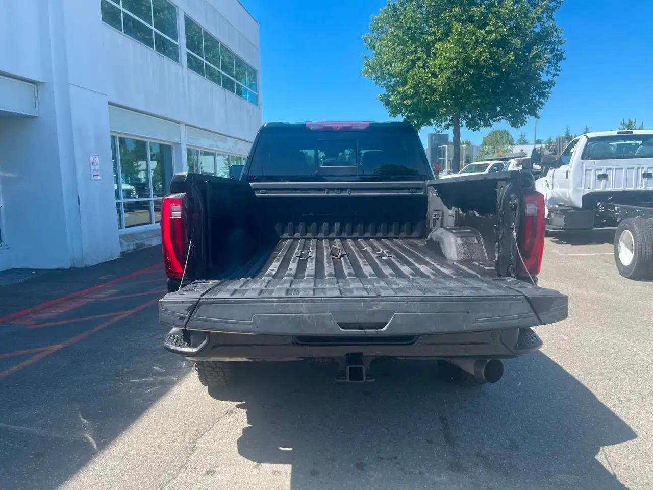 GMC Sierra 3500HD снимка GMC Sierra 3500HD
