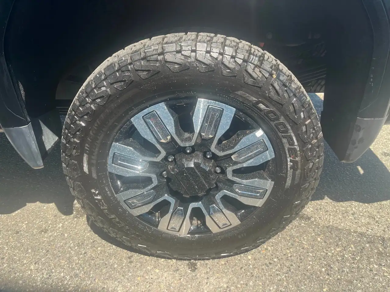GMC Sierra 3500HD снимка GMC Sierra 3500HD