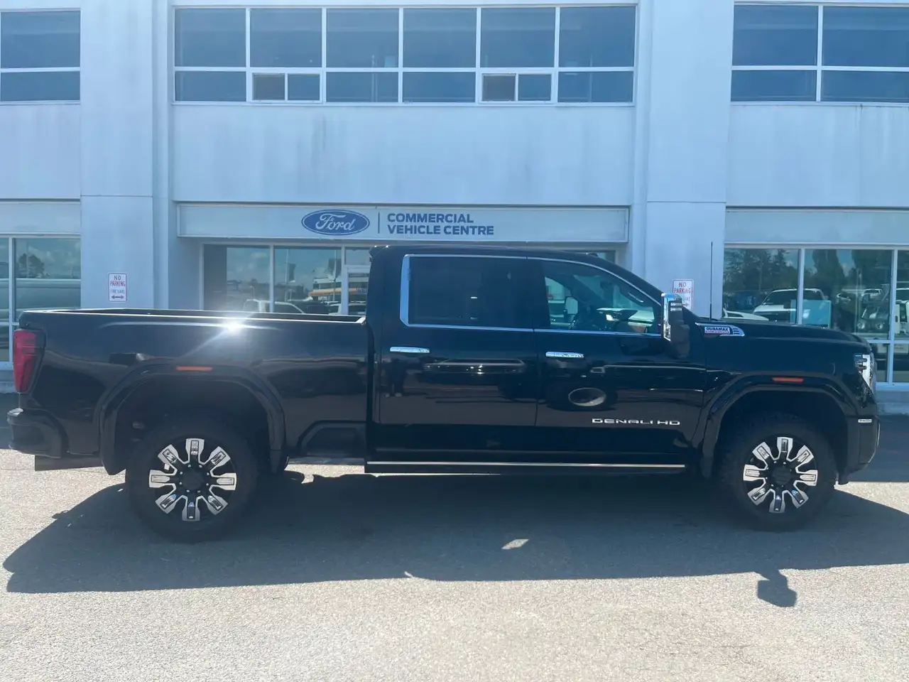 GMC Sierra 3500HD снимка GMC Sierra 3500HD