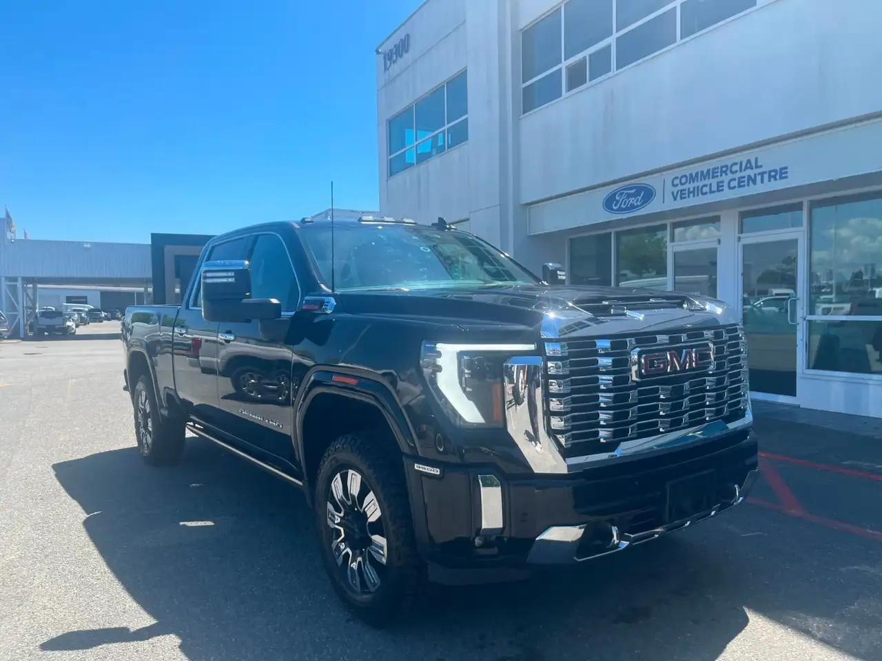 GMC Sierra 3500HD снимка GMC Sierra 3500HD