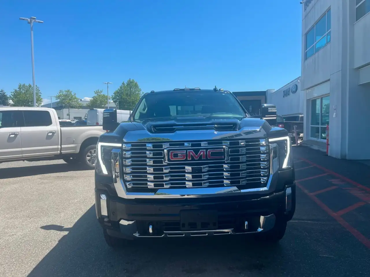 GMC Sierra 3500HD снимка GMC Sierra 3500HD