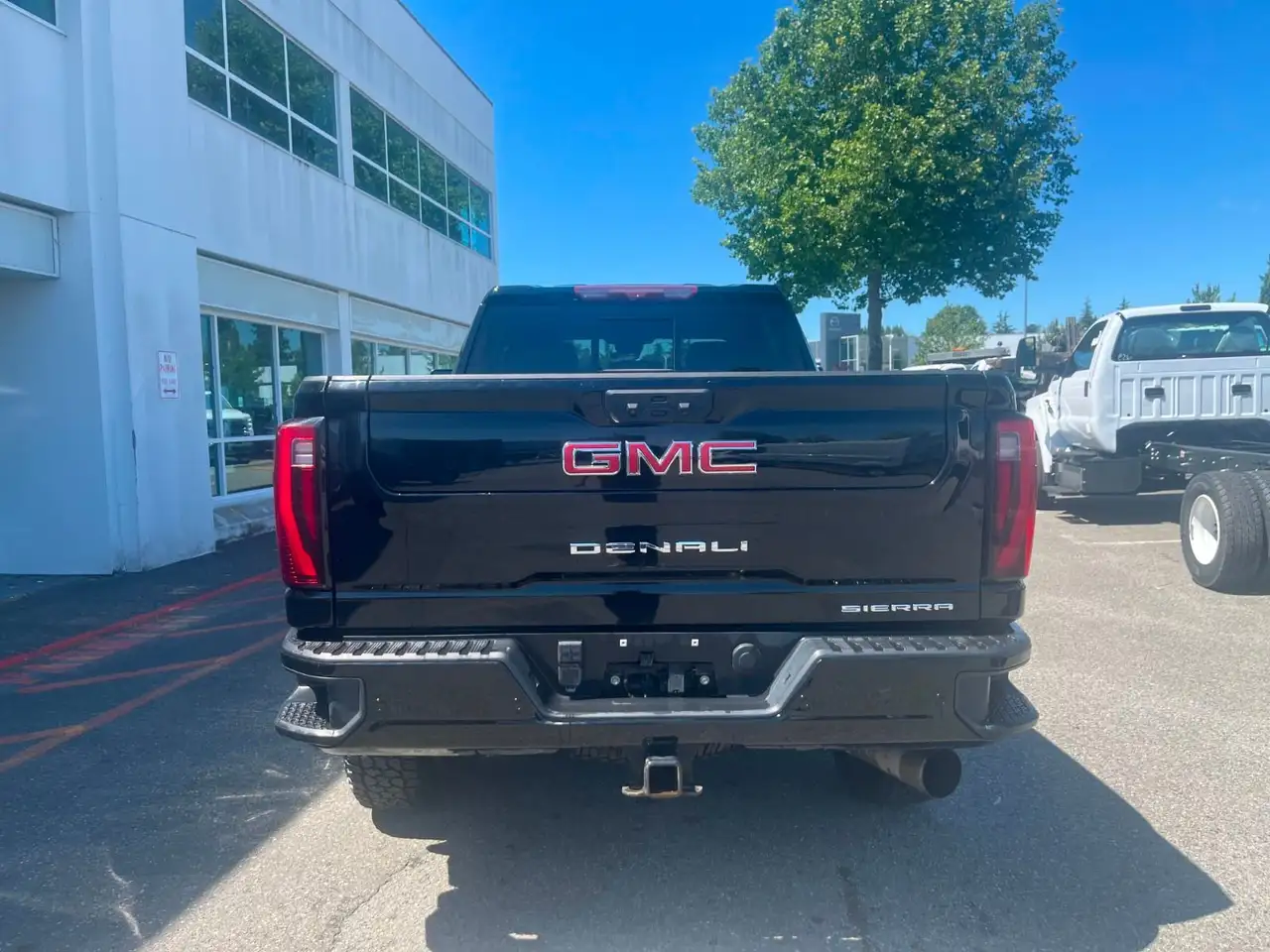 GMC Sierra 3500HD снимка GMC Sierra 3500HD
