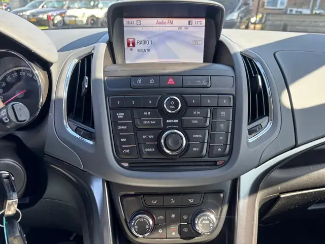 Opel Zafira Tourer view 13