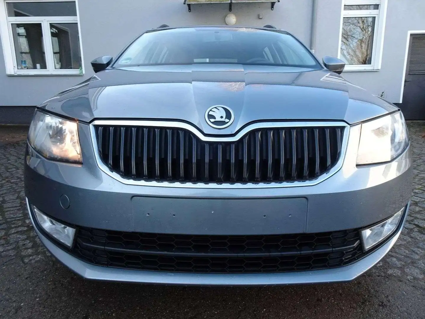 Skoda Octavia Combi Ambition 1.2 77kW-KLIMA-TEMPOM-PDC Grau - 2