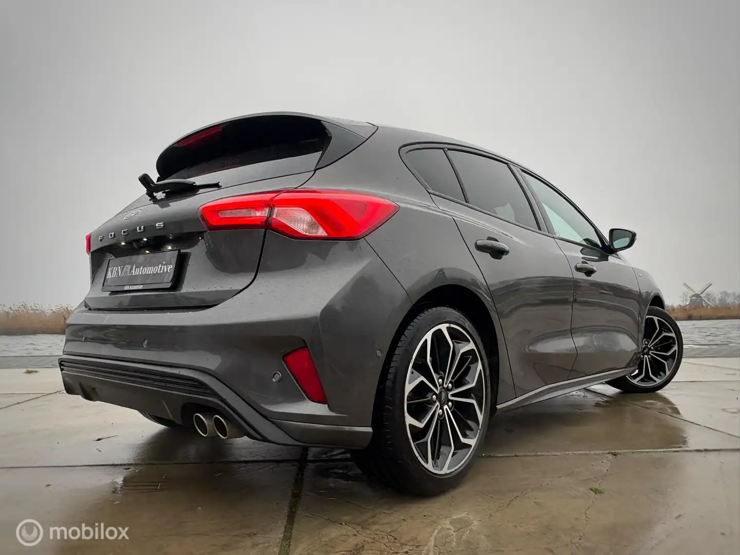 Ford Focus 1.5 EcoBoost 182 pk ST Line | Camera | Keyless Gris - 2