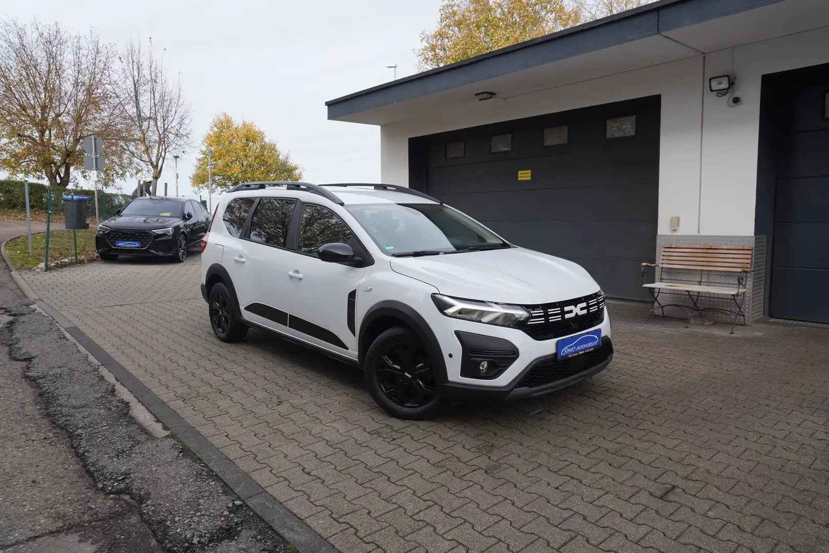 Dacia Jogger 1.0 TCe Extreme+ KLIMA+NAVI+KAMERA+ALU+6Gang+TEMPO Weiß - 1