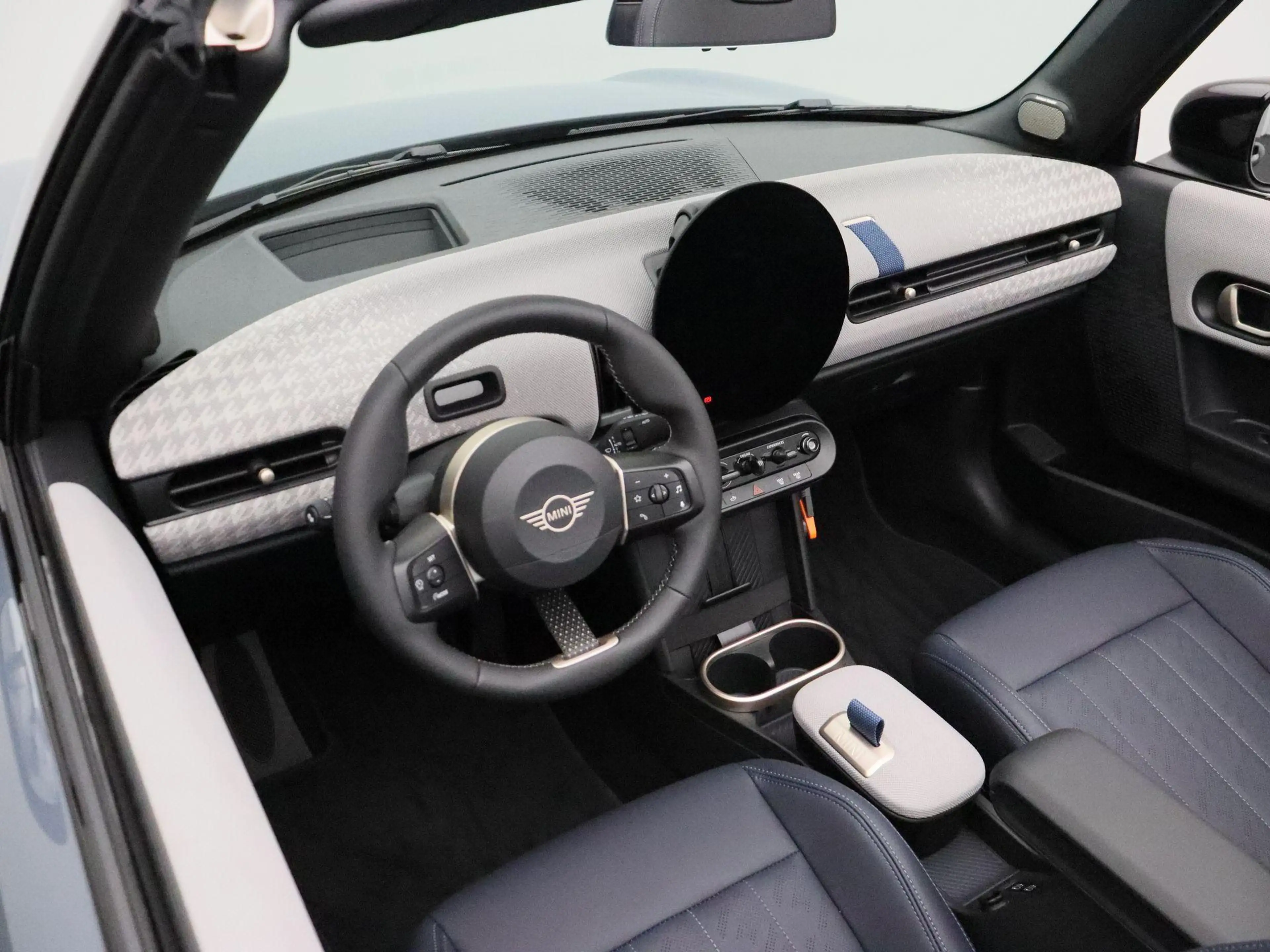 MINI Cooper C Cabrio 2.0 Favoured Trim | Pakket M — photo 9