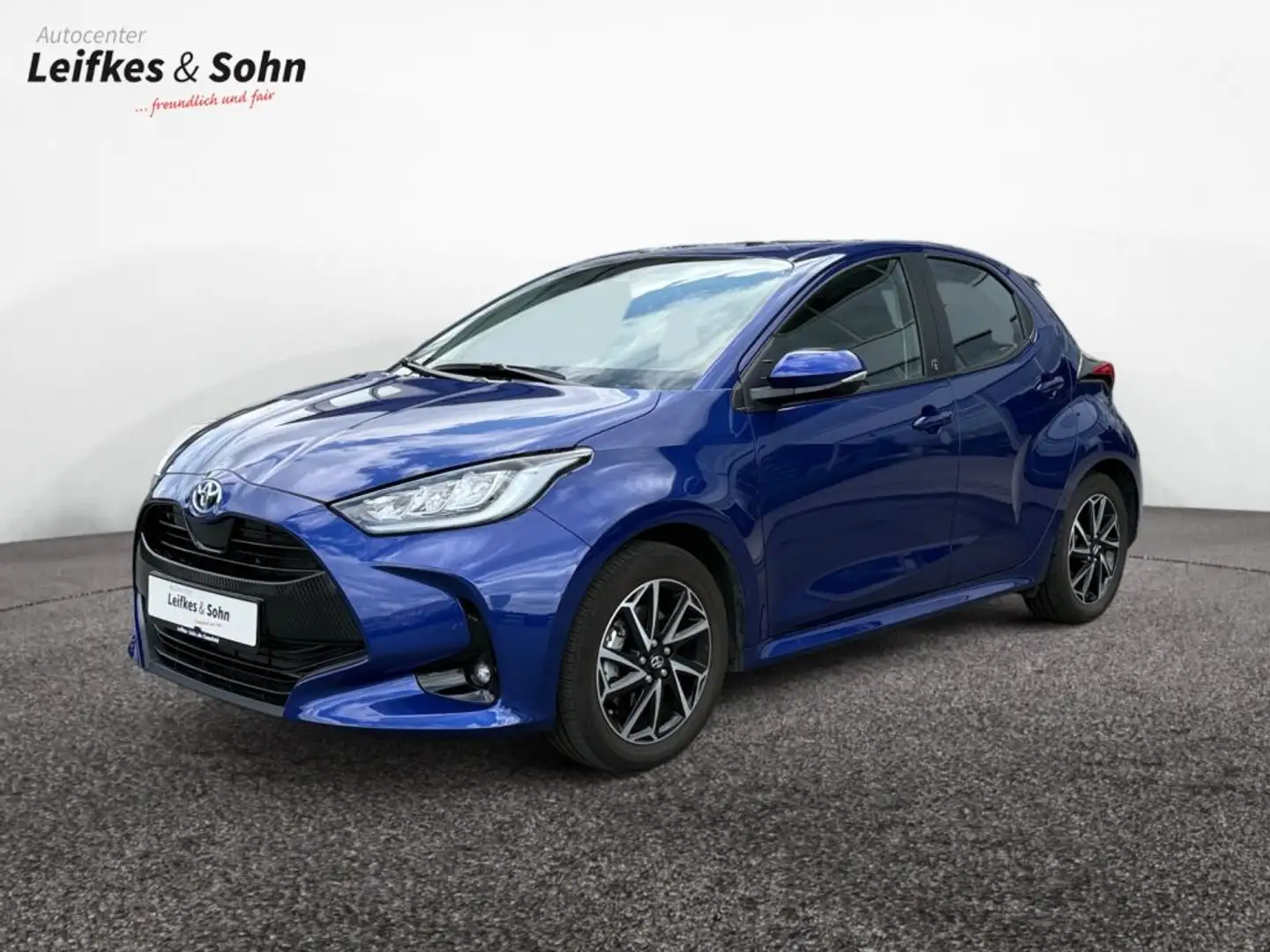 Toyota Yaris Hybrid 1.5 VVT-i Team Deutschland Bleu - 1